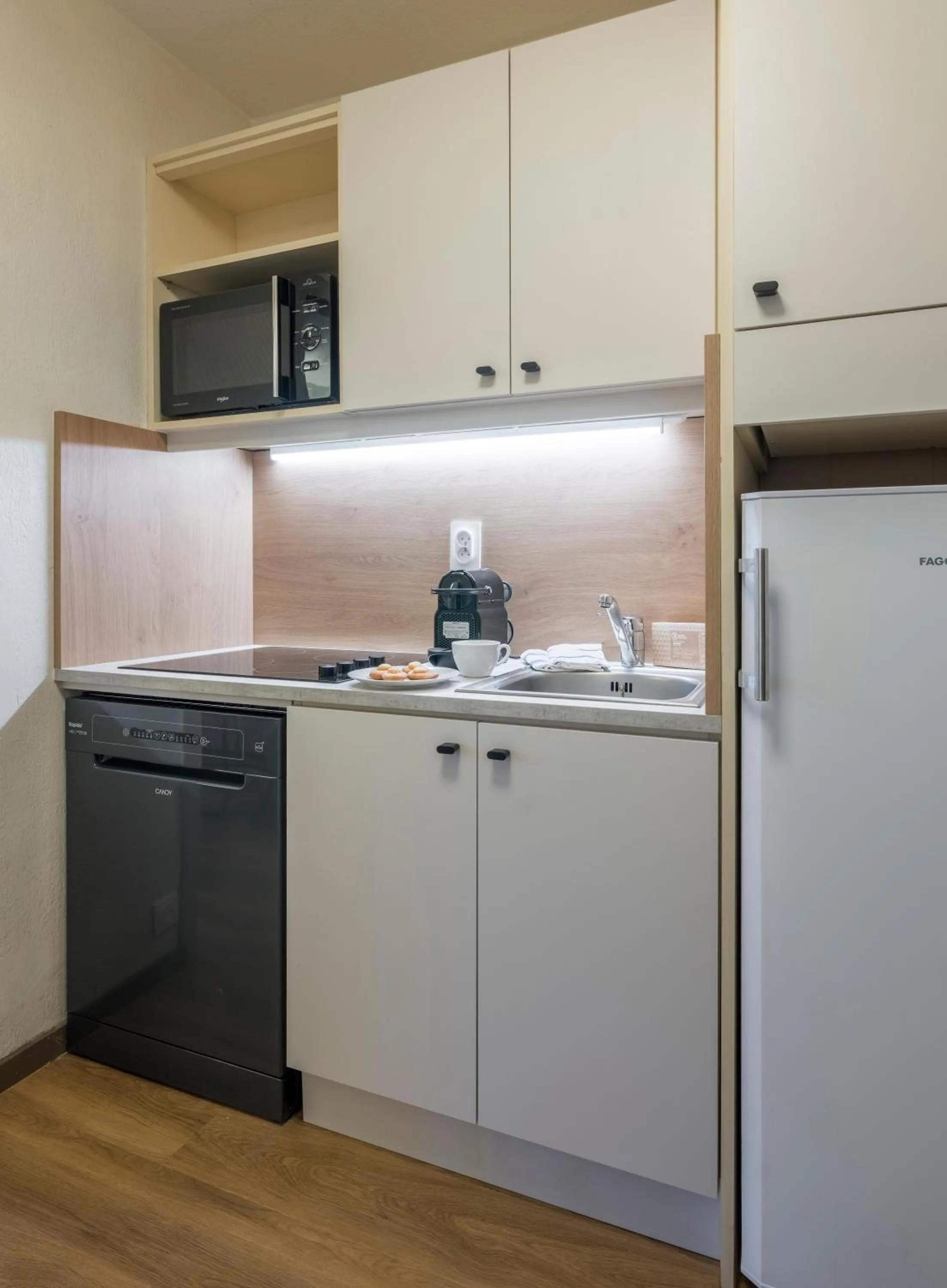 Kitchen or kitchenette in Résidence Pierre & Vacances La Rivière