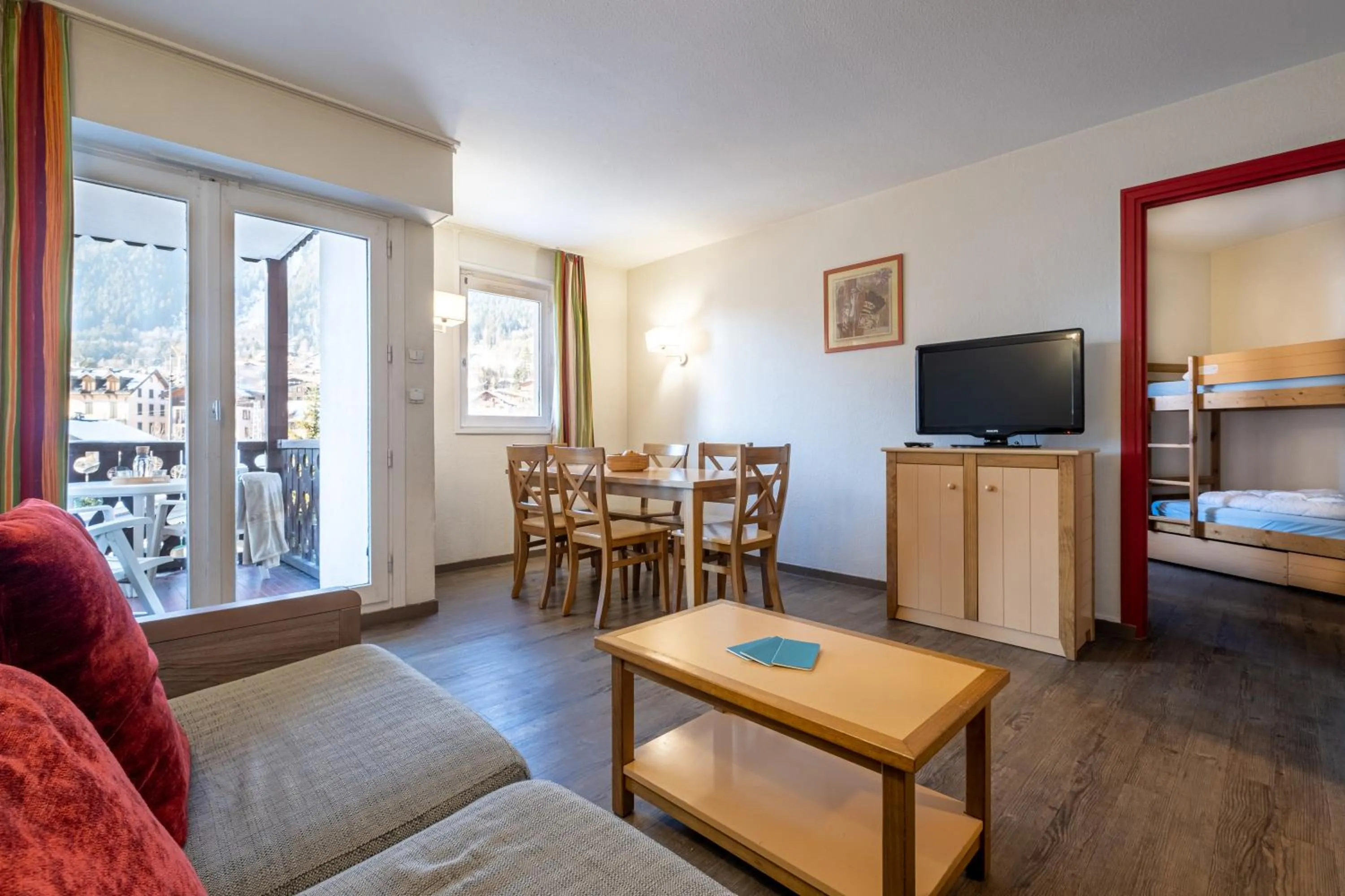 Communal lounge/ TV room in Résidence Pierre & Vacances La Rivière