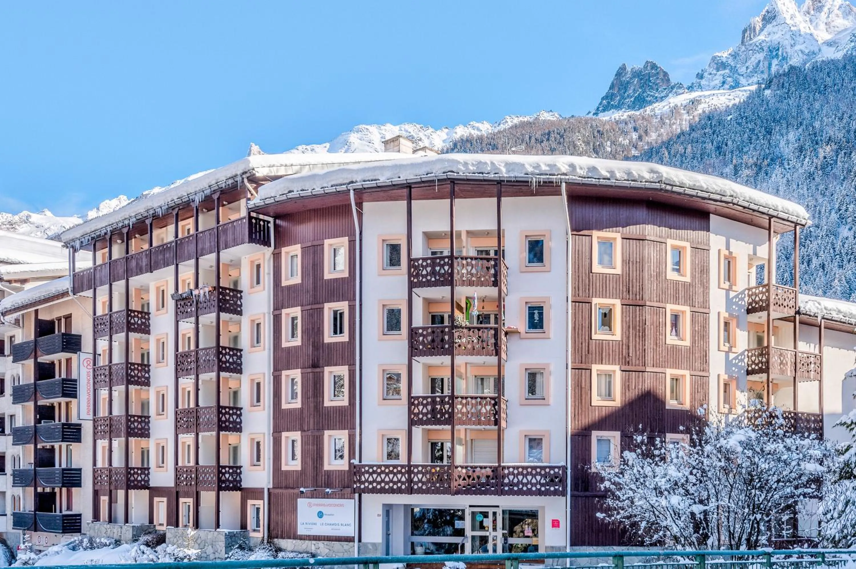Property building in Résidence Pierre & Vacances La Rivière