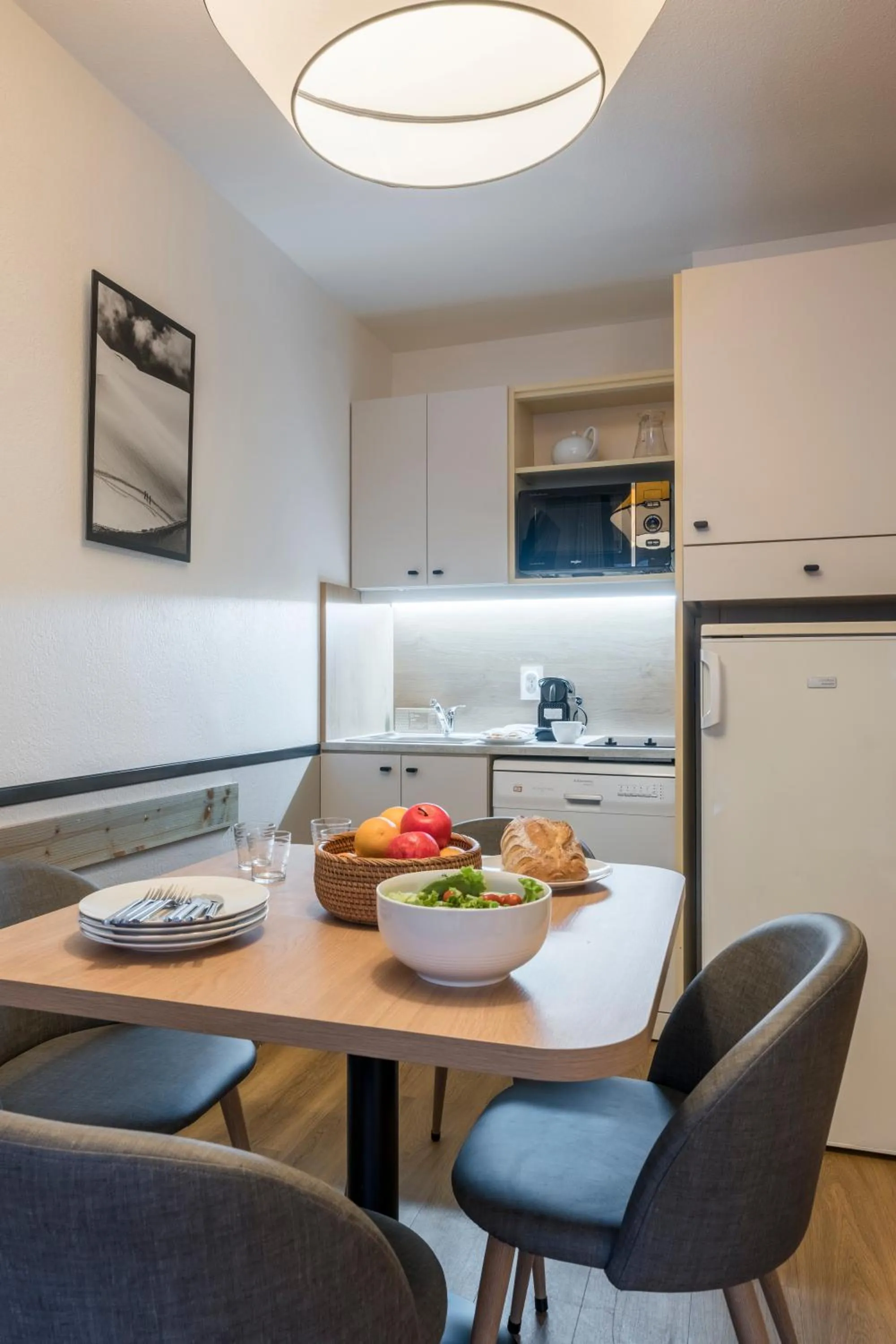 Kitchen or kitchenette in Résidence Pierre & Vacances La Rivière