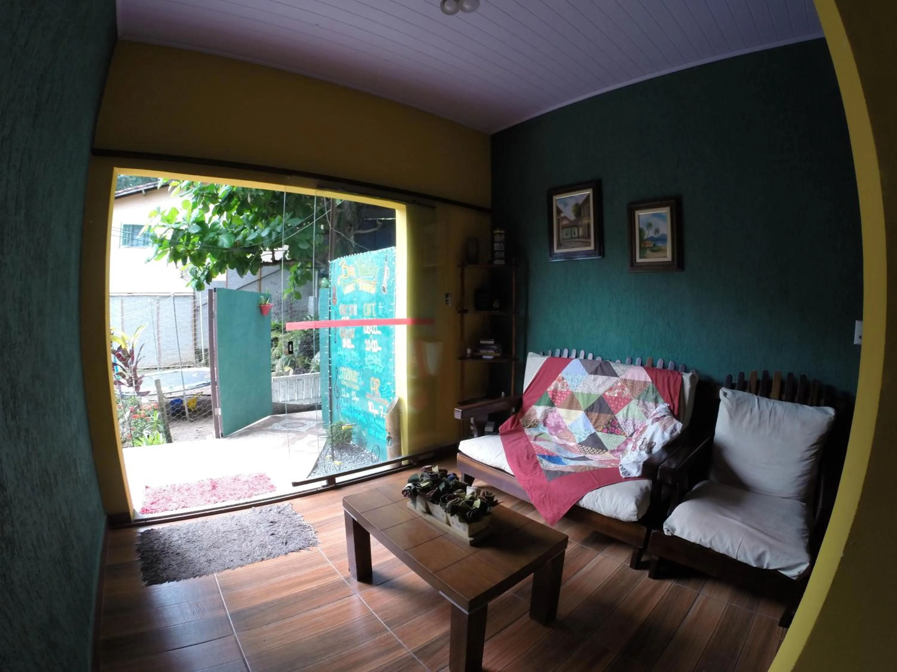 Living room in Hostel MPB Ilha Grande