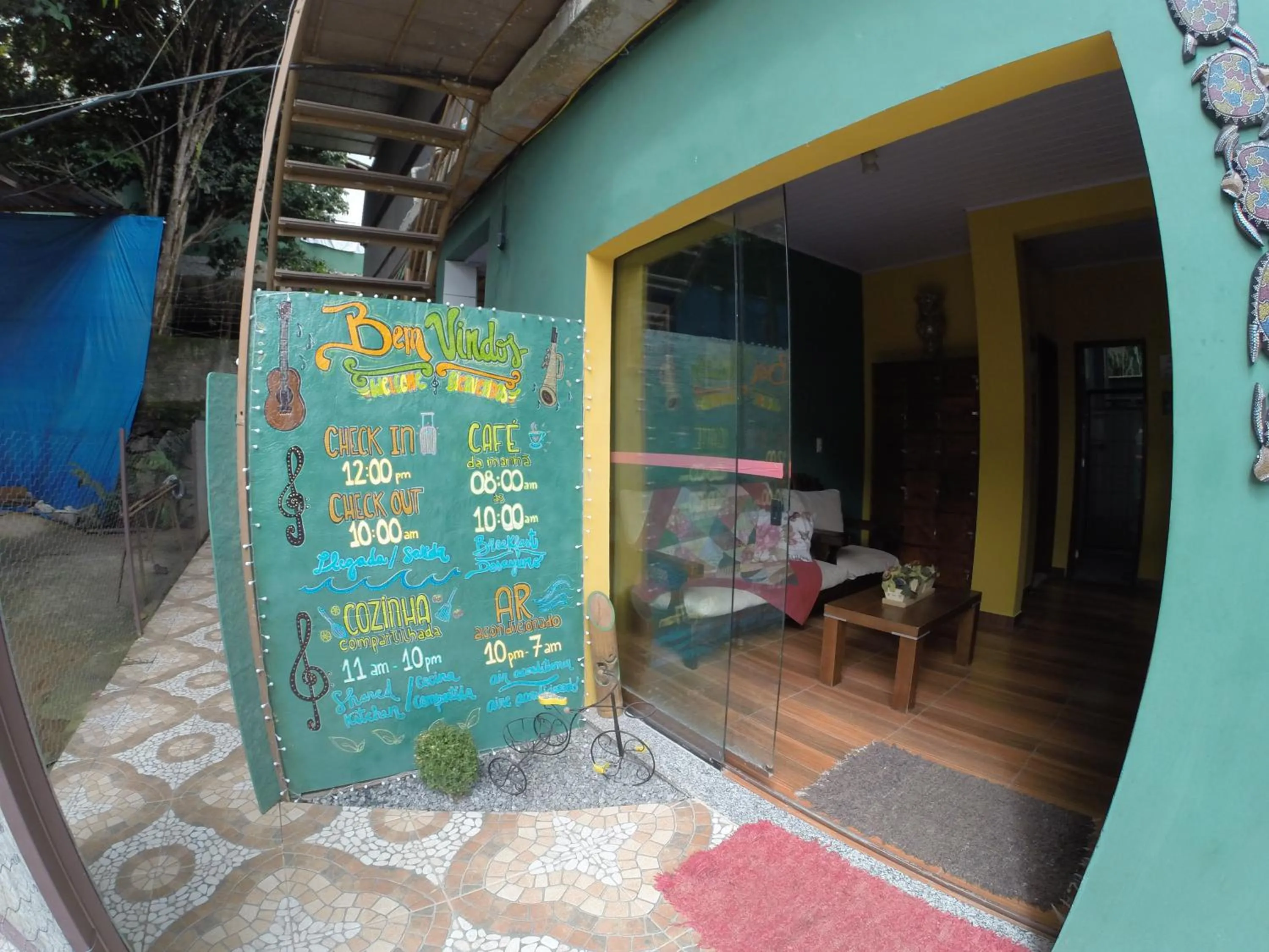 Facade/entrance in Hostel MPB Ilha Grande