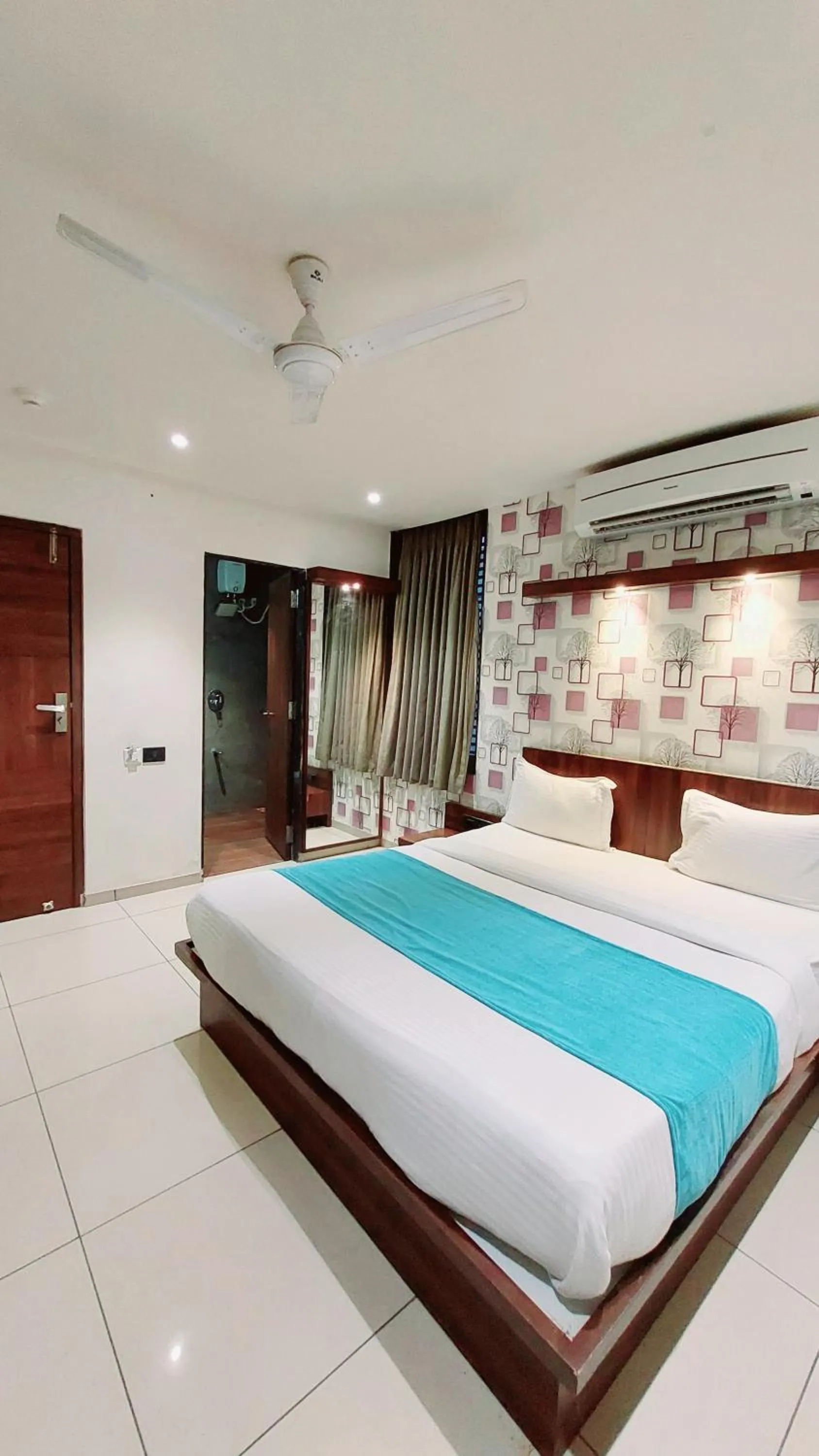 Bed in Hotel Sparsh Inn - Chandkheda