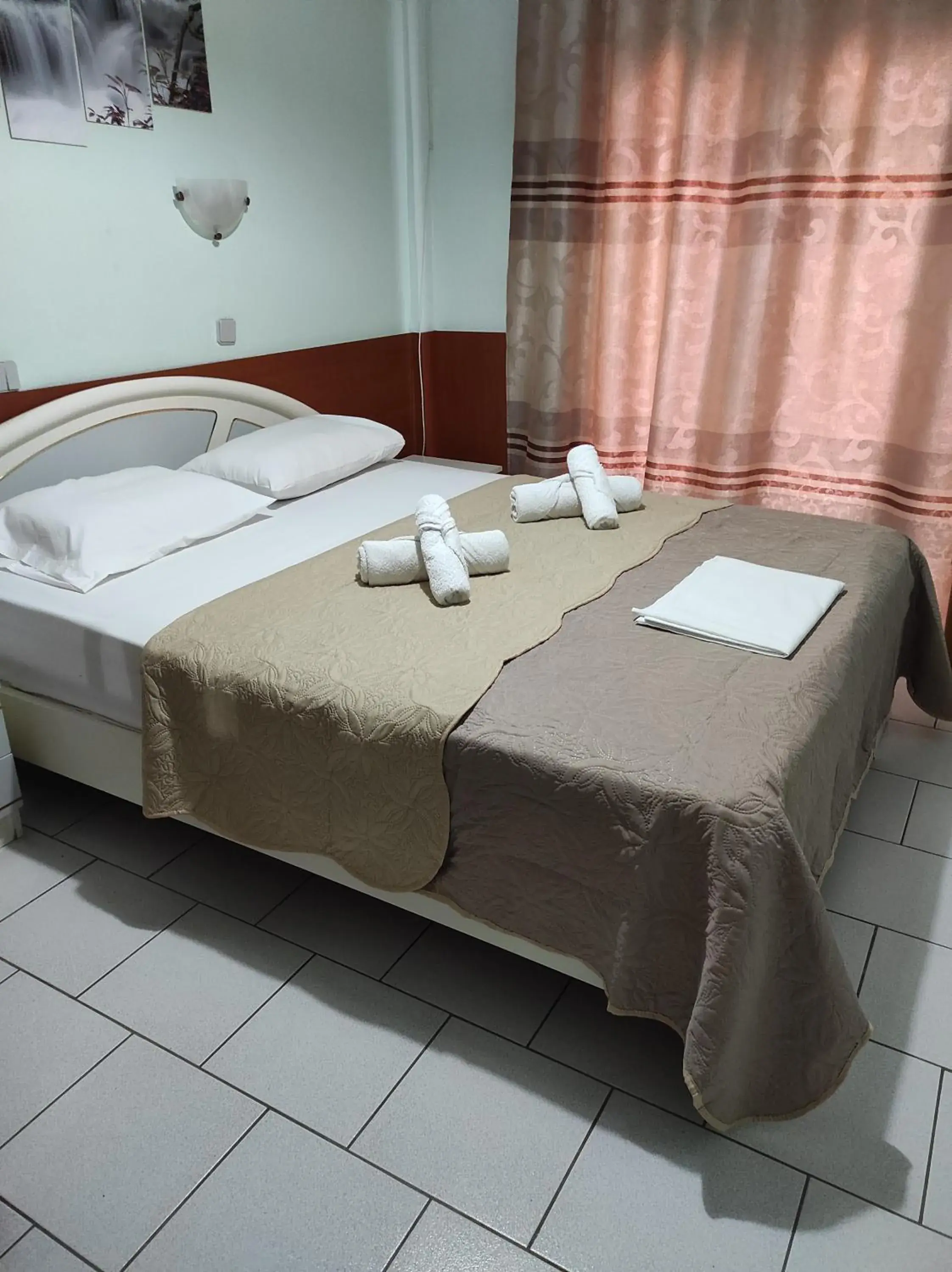 Double or Twin Room - single occupancy in Hotel Elena Double or Twin Room - single occupancy in Hotel Elena
