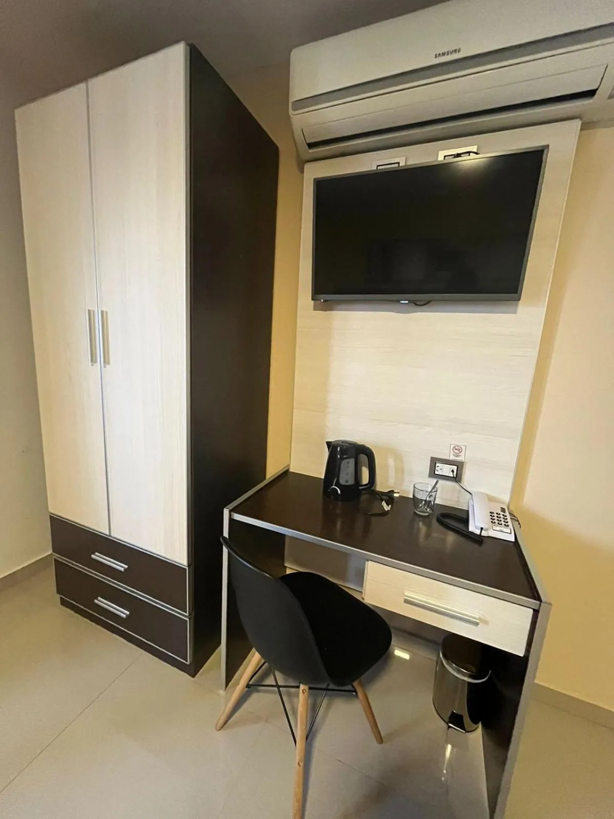 Single Room - single occupancy in Select Inn