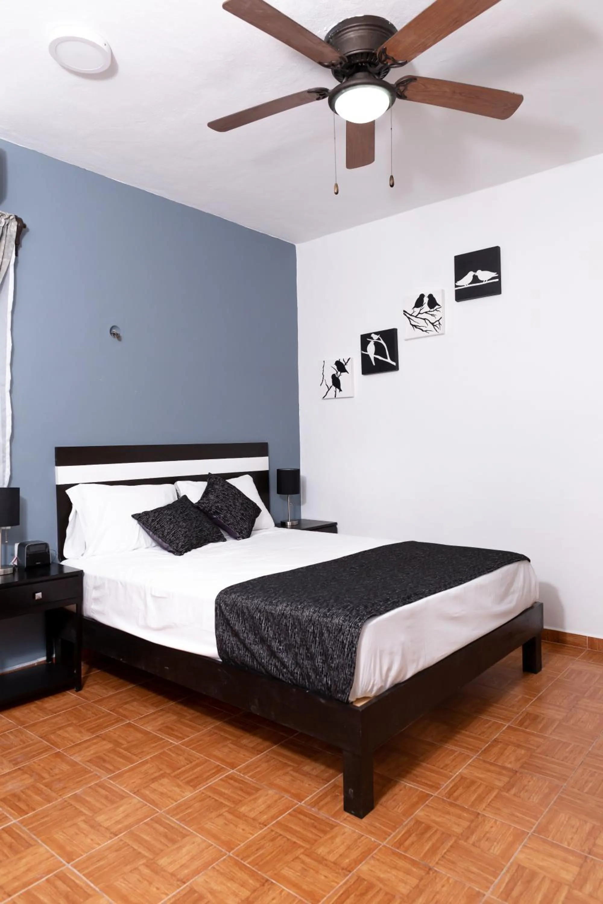 Photo of the whole room, Bed in Santa Fe Studios And Suites