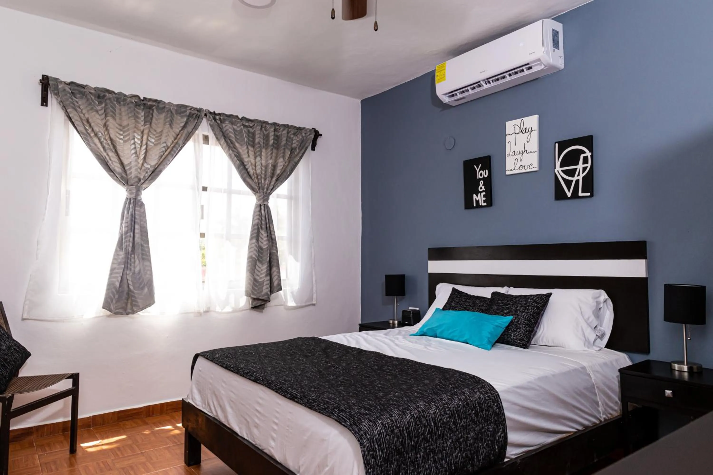 Photo of the whole room, Bed in Santa Fe Studios And Suites