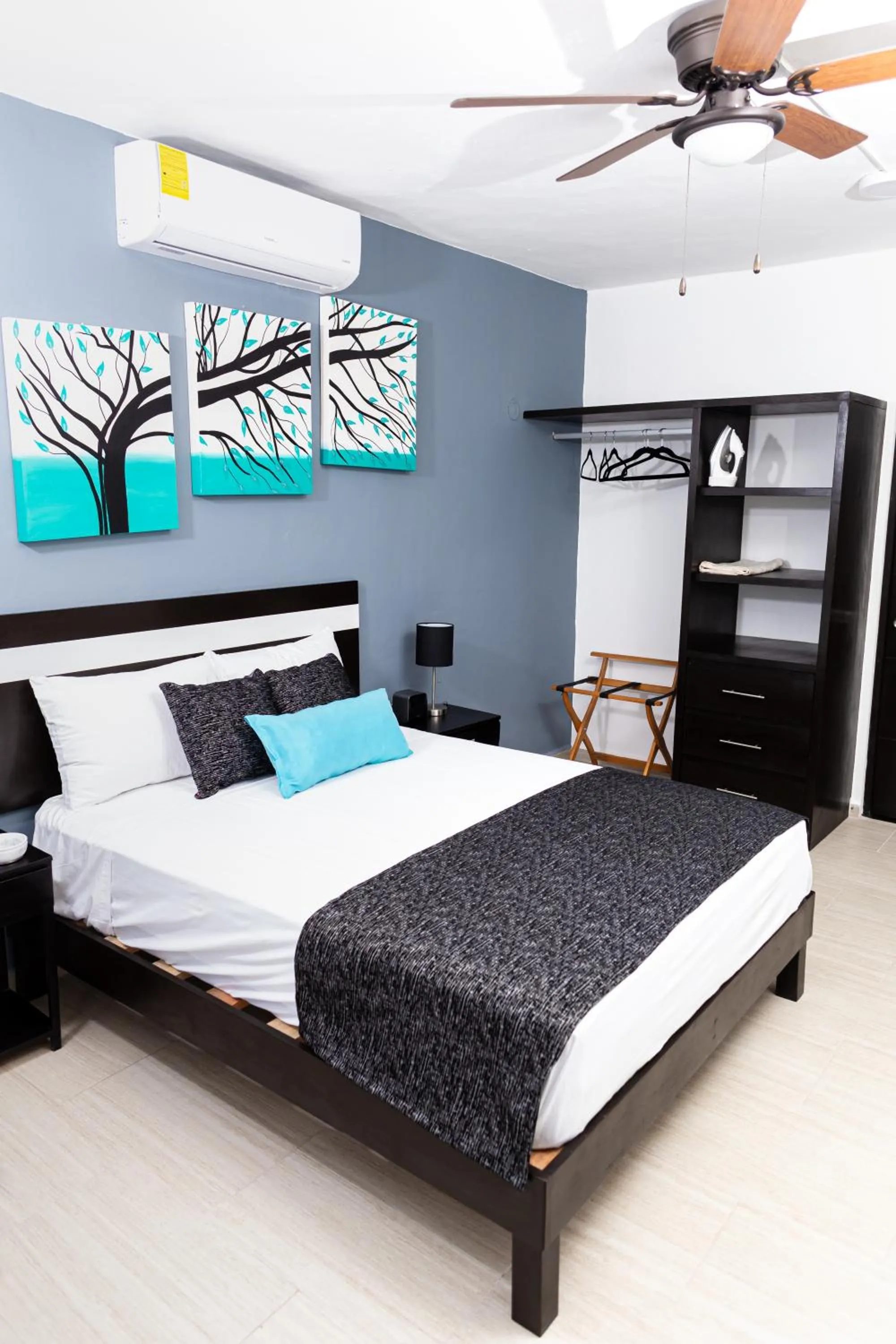 Bedroom, Bed in Santa Fe Studios And Suites