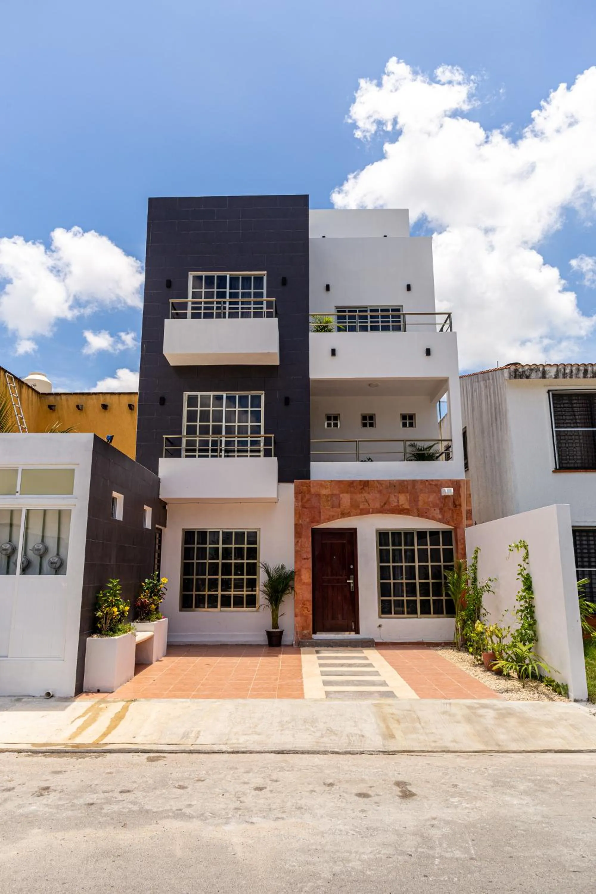 Property building in Santa Fe Studios And Suites