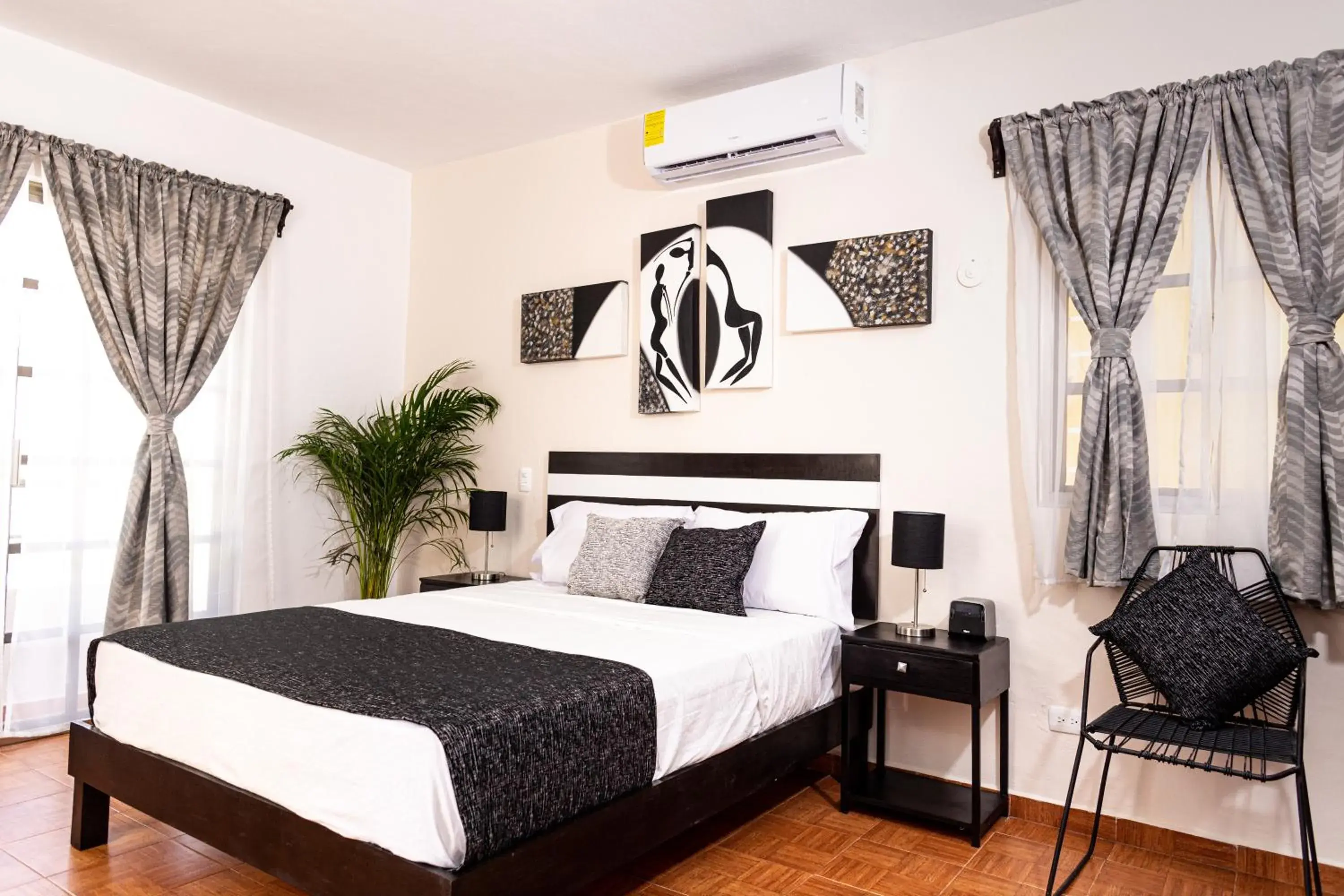 Queen Room with Balcony in Santa Fe Studios And Suites Queen Room with Balcony in Santa Fe Studios And Suites