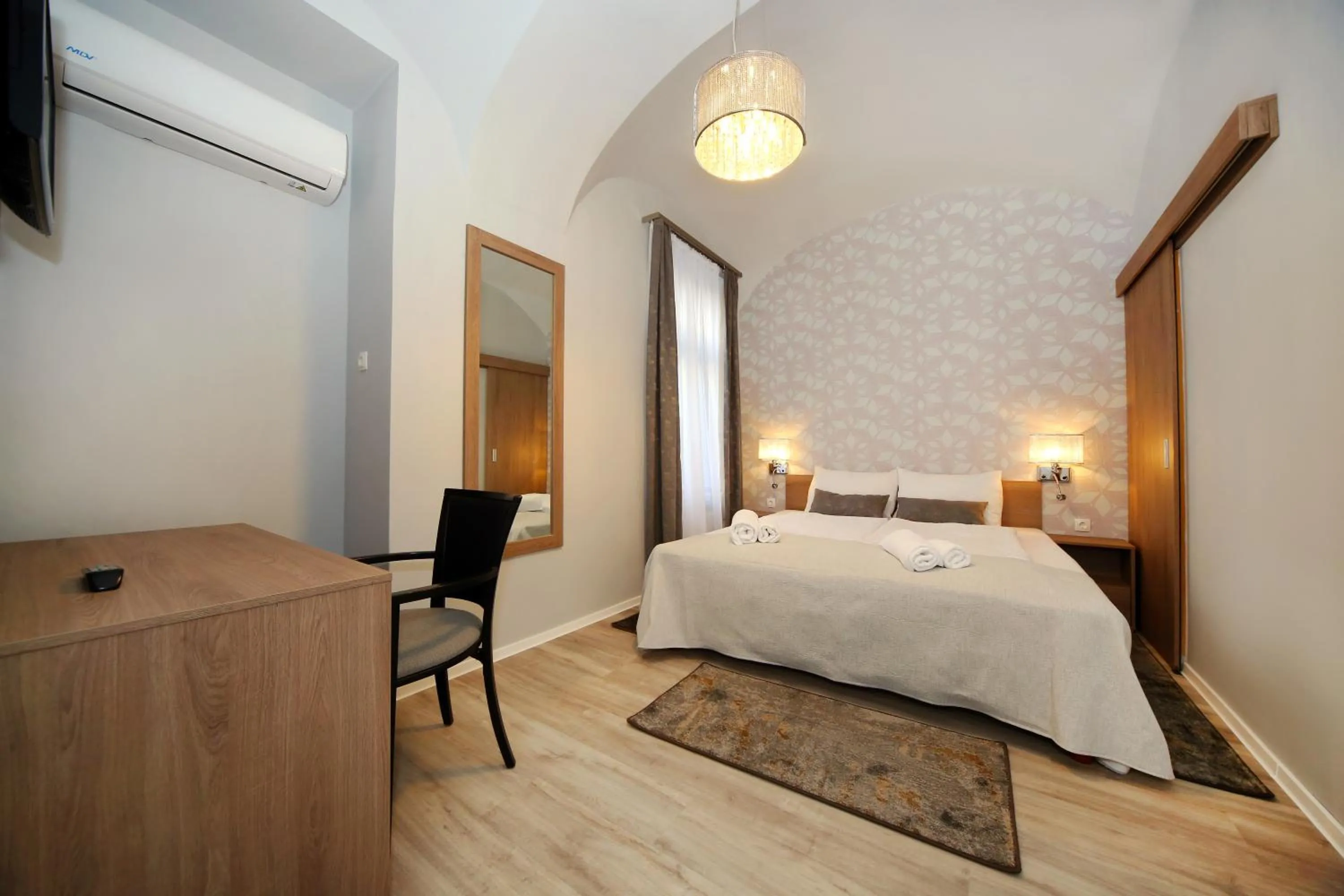 Bed in Várkapu Panzió
