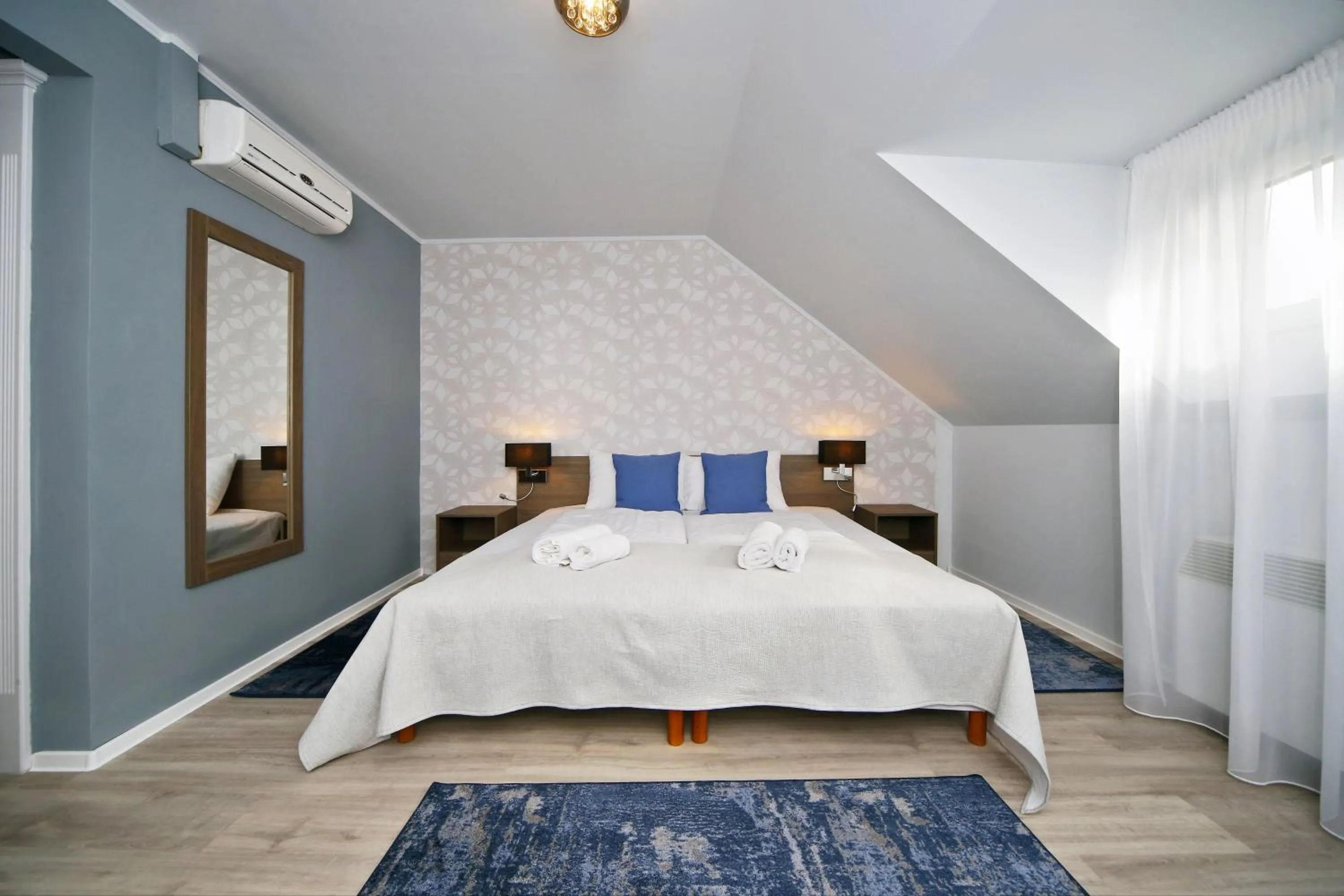 Bed in Várkapu Panzió