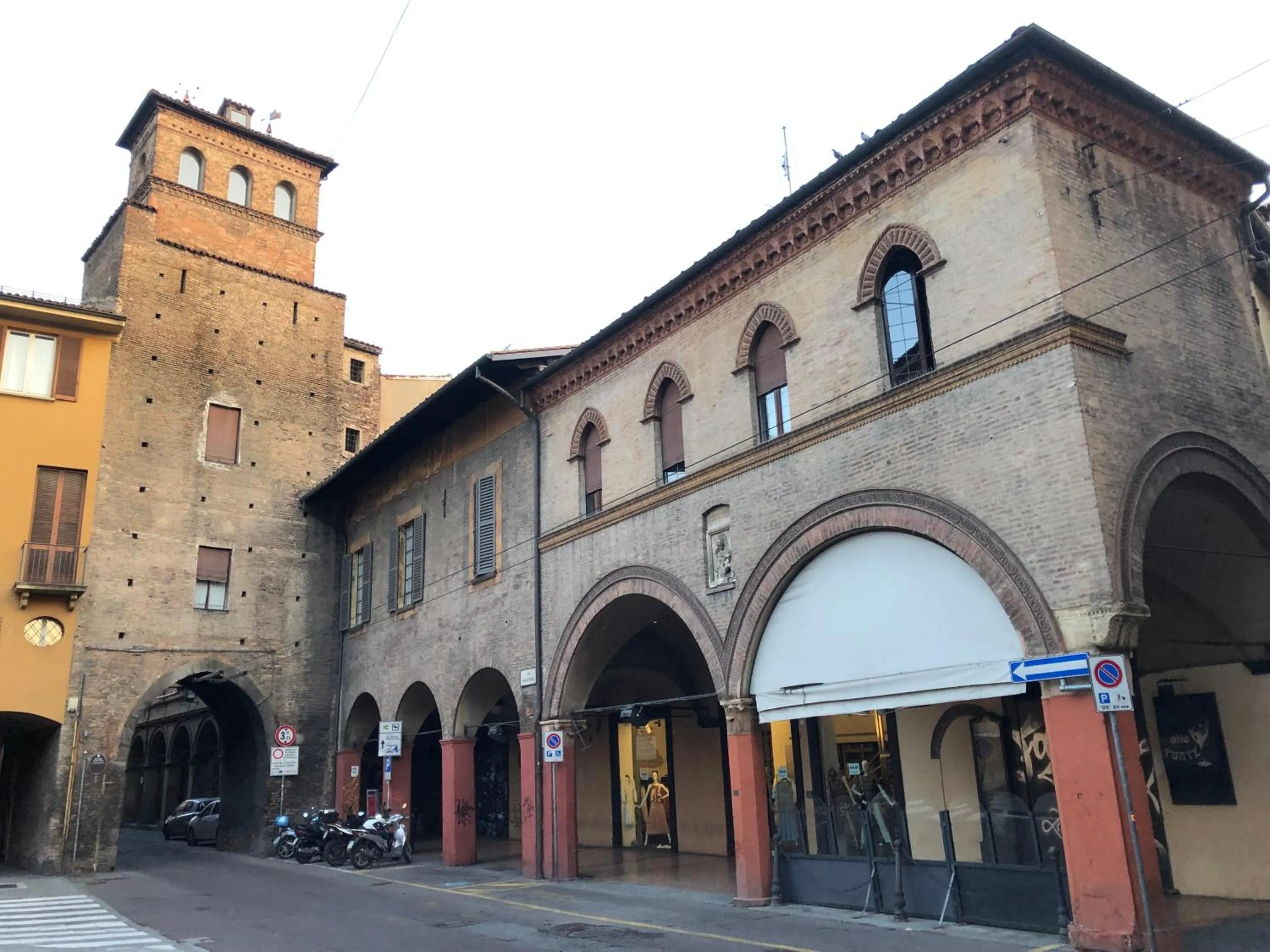 Property building in B&B Il Viaggio Bologna