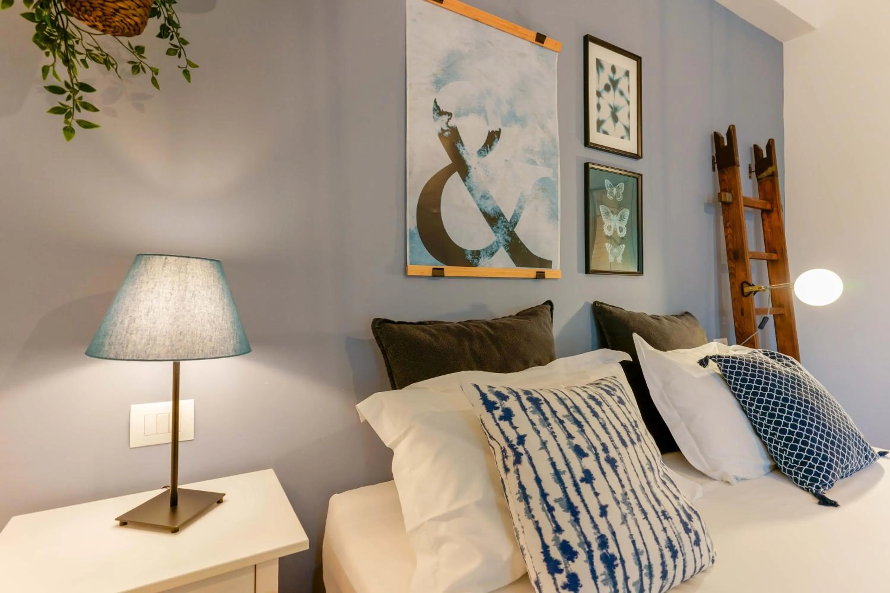 Decorative detail, Bed in B&B Il Viaggio Bologna