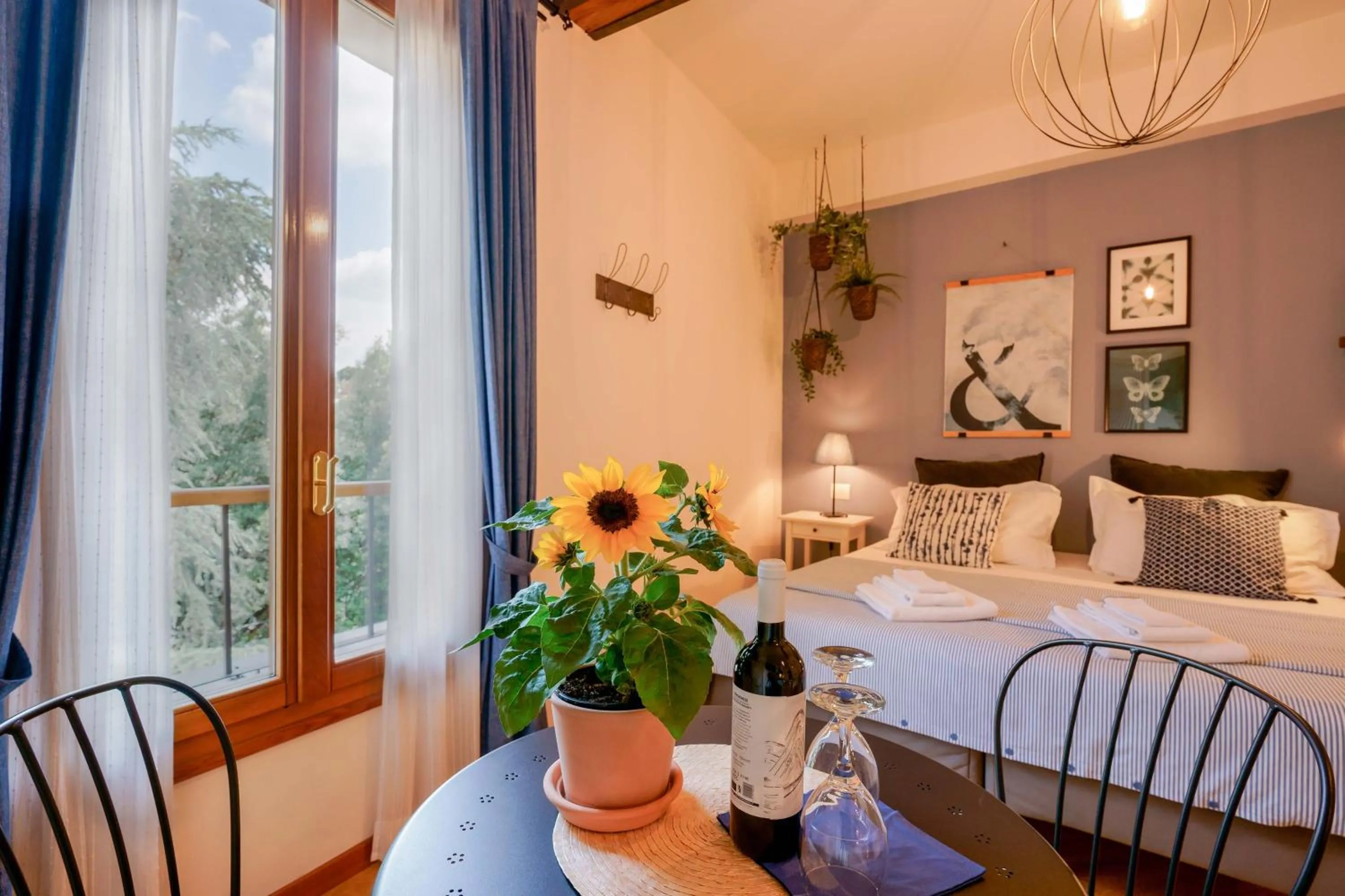 Photo of the whole room, Bed in B&B Il Viaggio Bologna