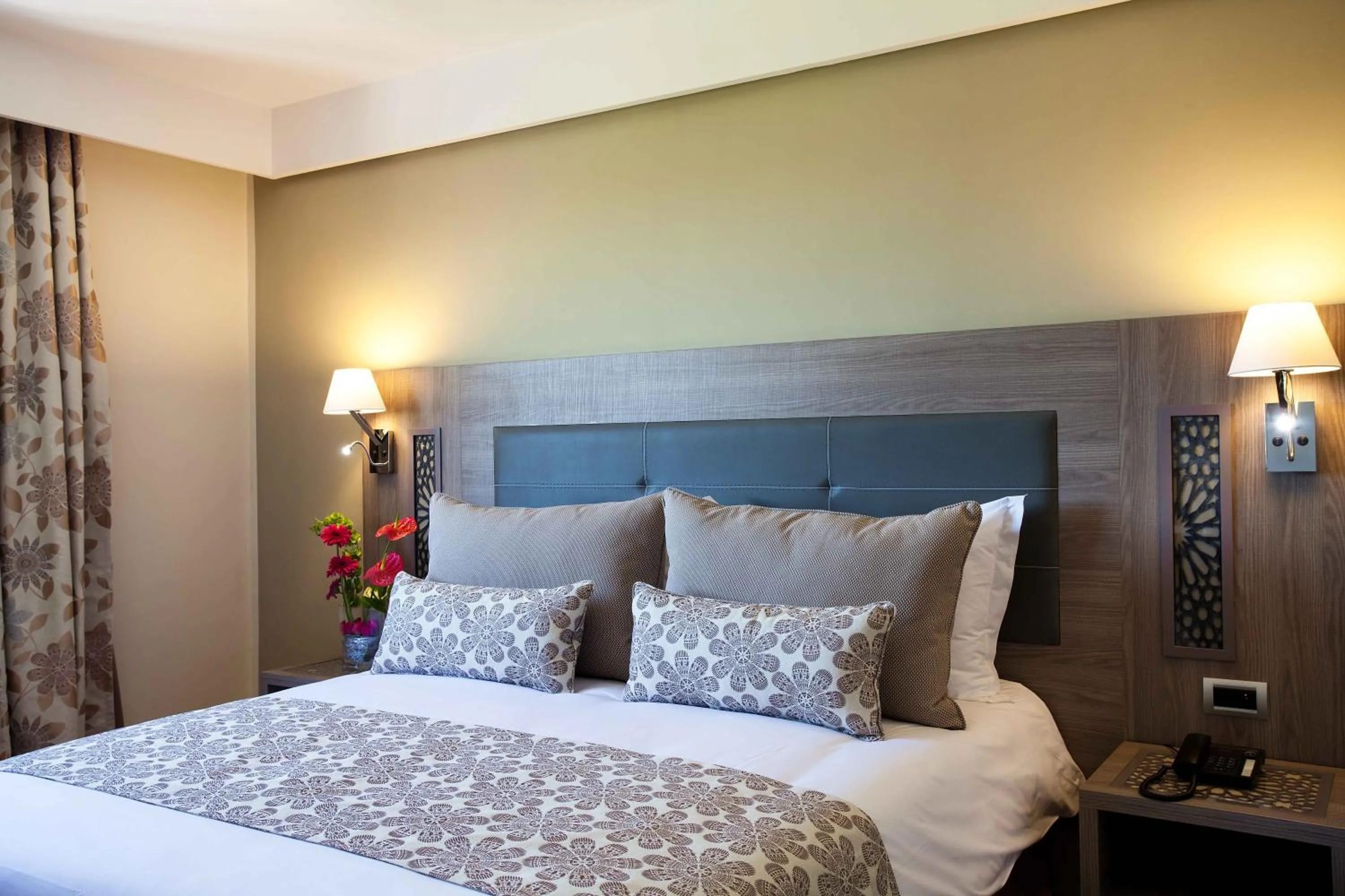 Bedroom, Bed in Sky Casa Airport