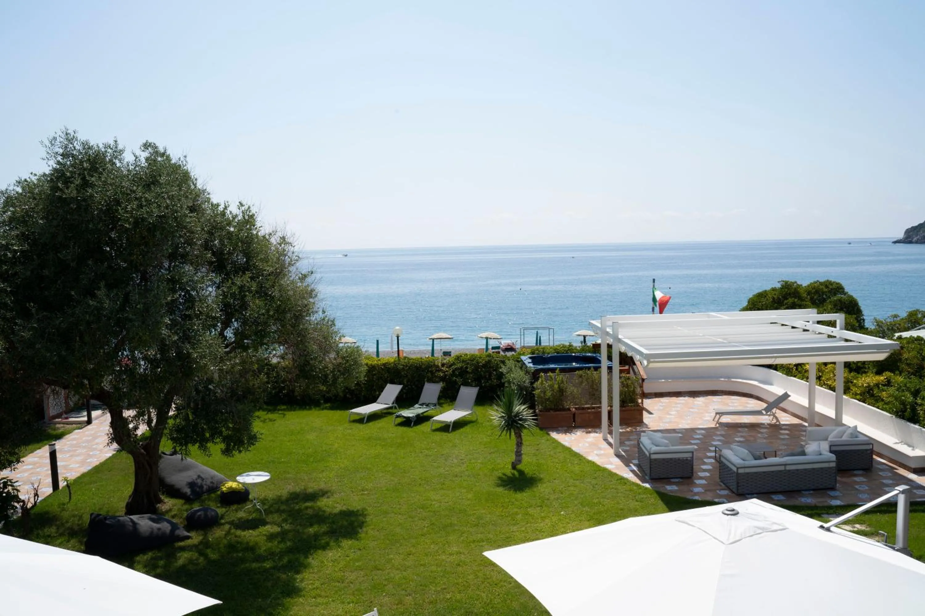 Apartment with Sea View in Villa Pietra Rossa