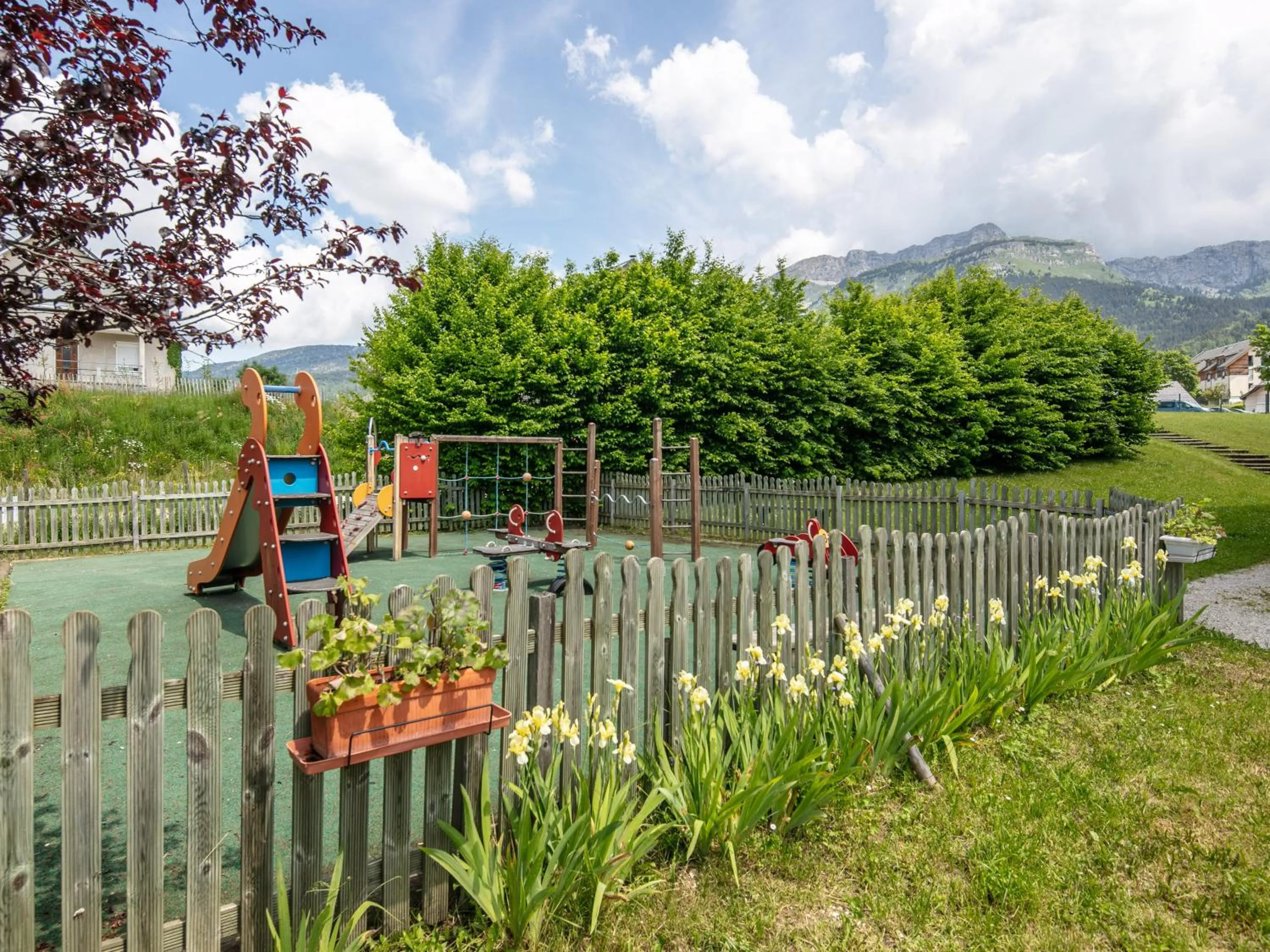 Children play ground in Vacancéole - Résidence La Croix Margot