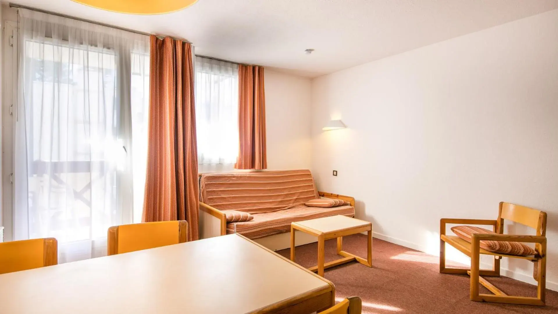 Living room in Vacancéole - Résidence La Croix Margot Living room in Vacancéole - Résidence La Croix Margot