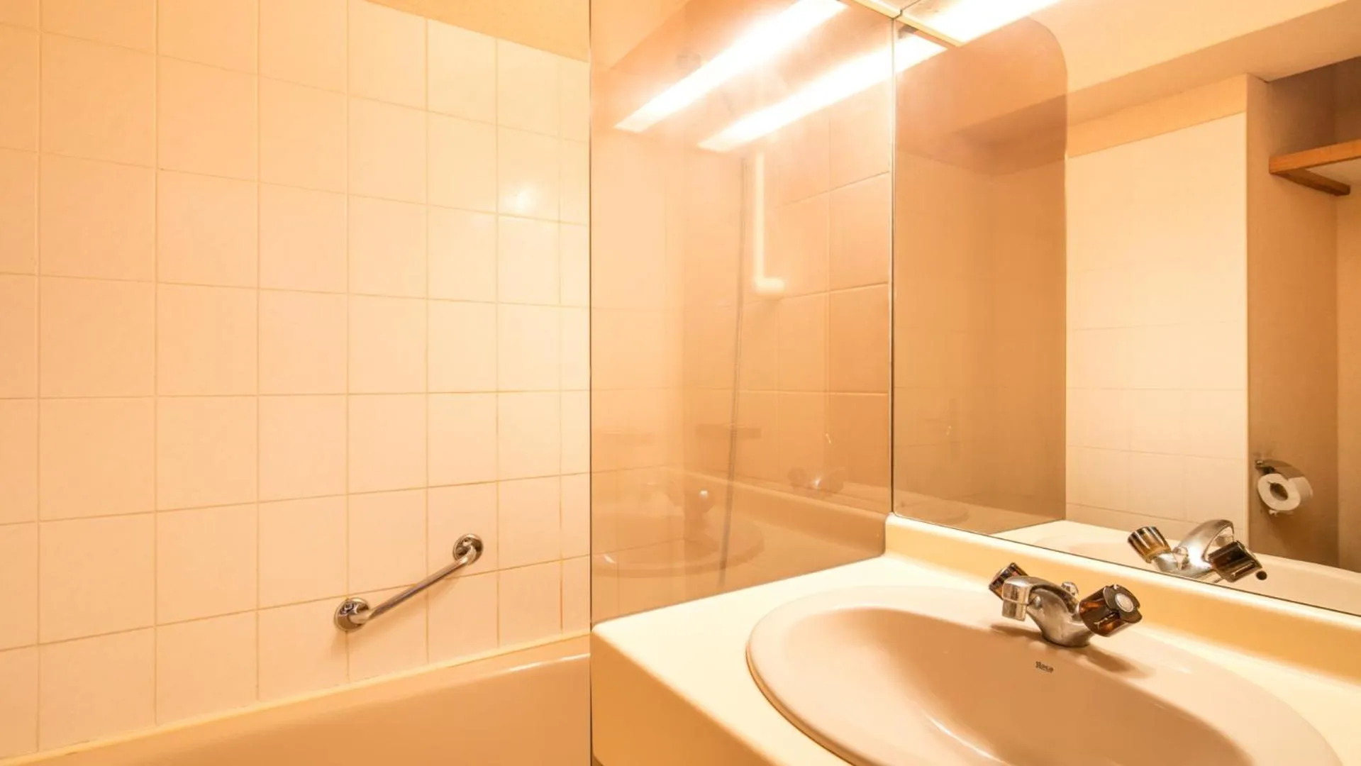 Bathroom in Vacancéole - Résidence La Croix Margot