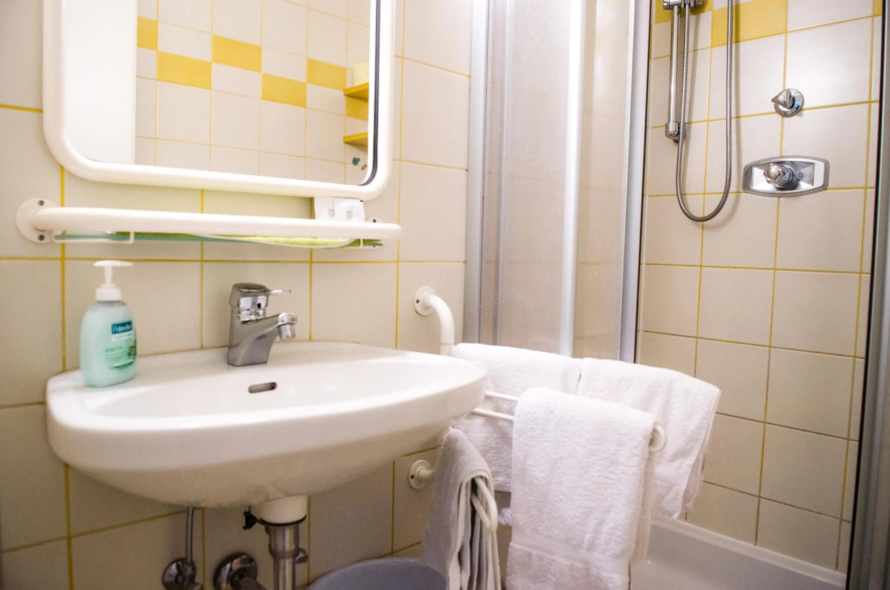 Photo of the whole room in Gästehaus Pension Ria