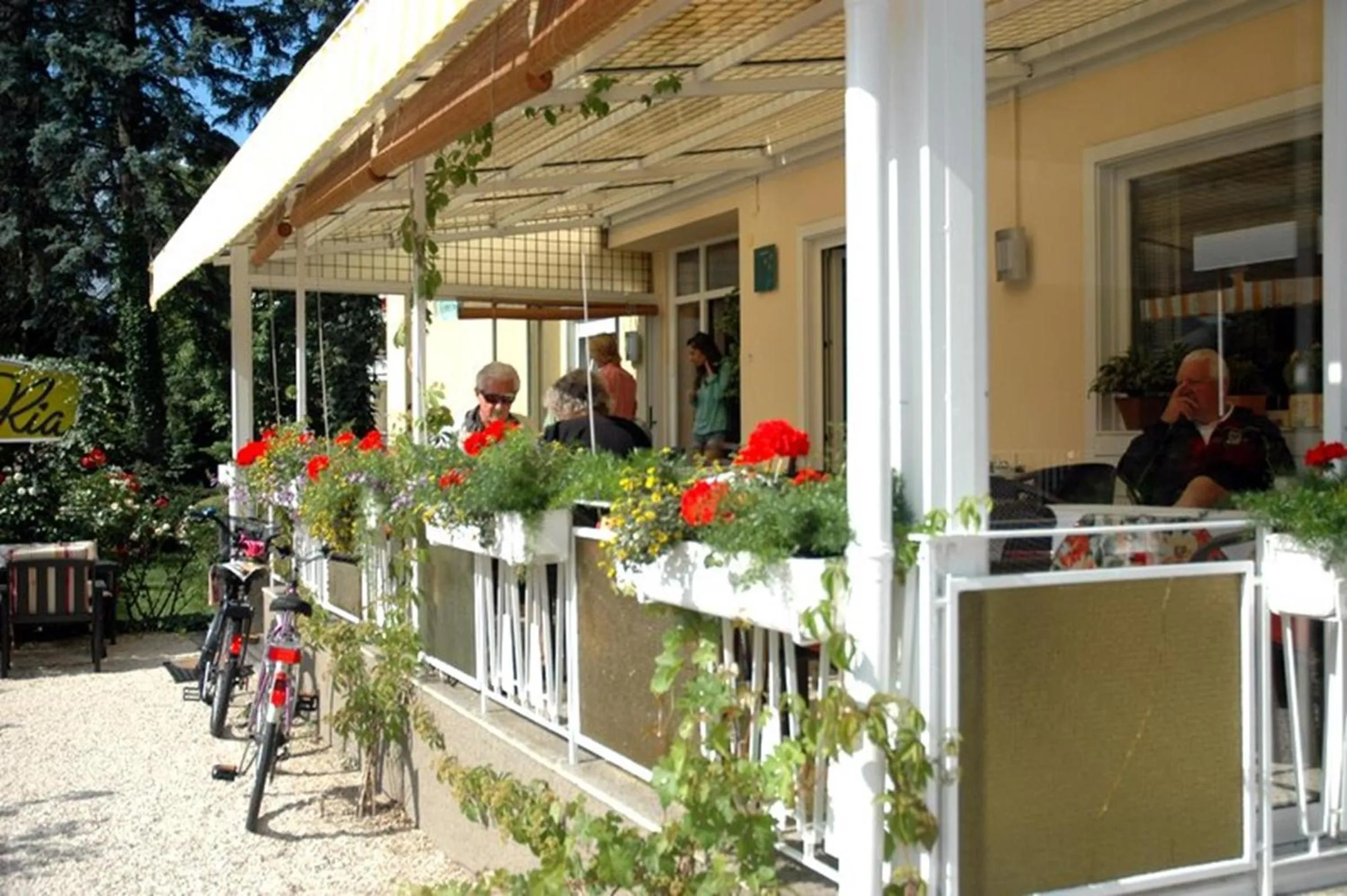 Patio in Gästehaus Pension Ria