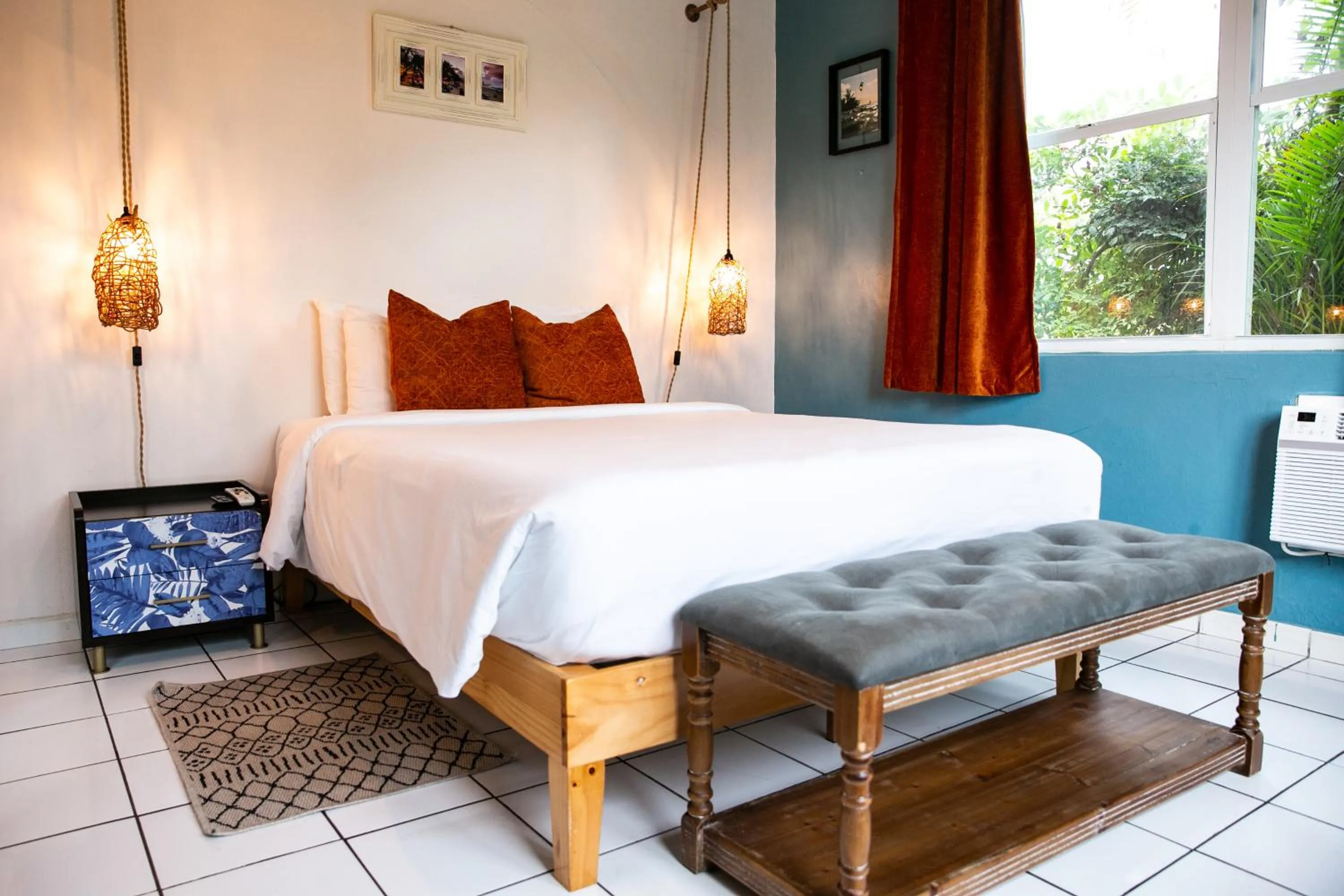 Bedroom, Bed in Numero Uno Beach Apartments