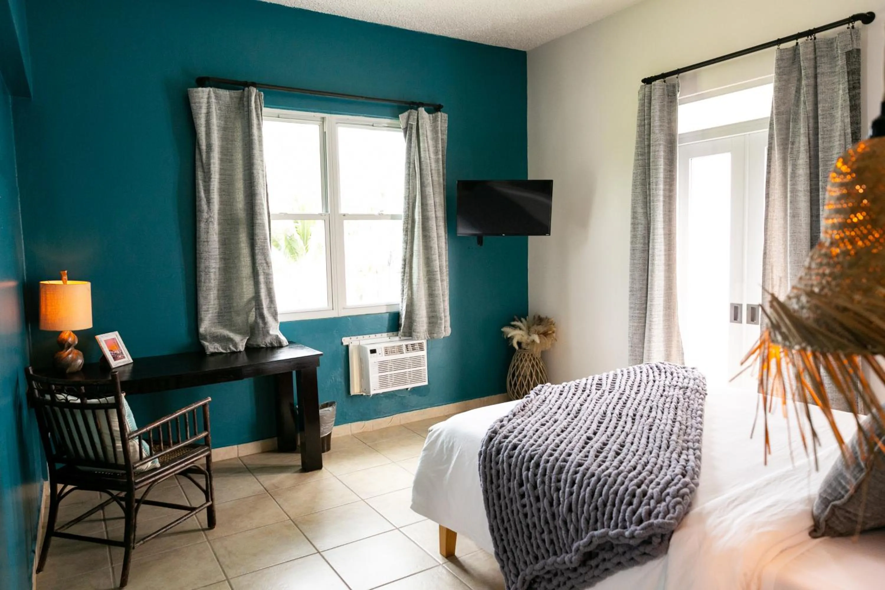 Numero Uno Beach Apartments