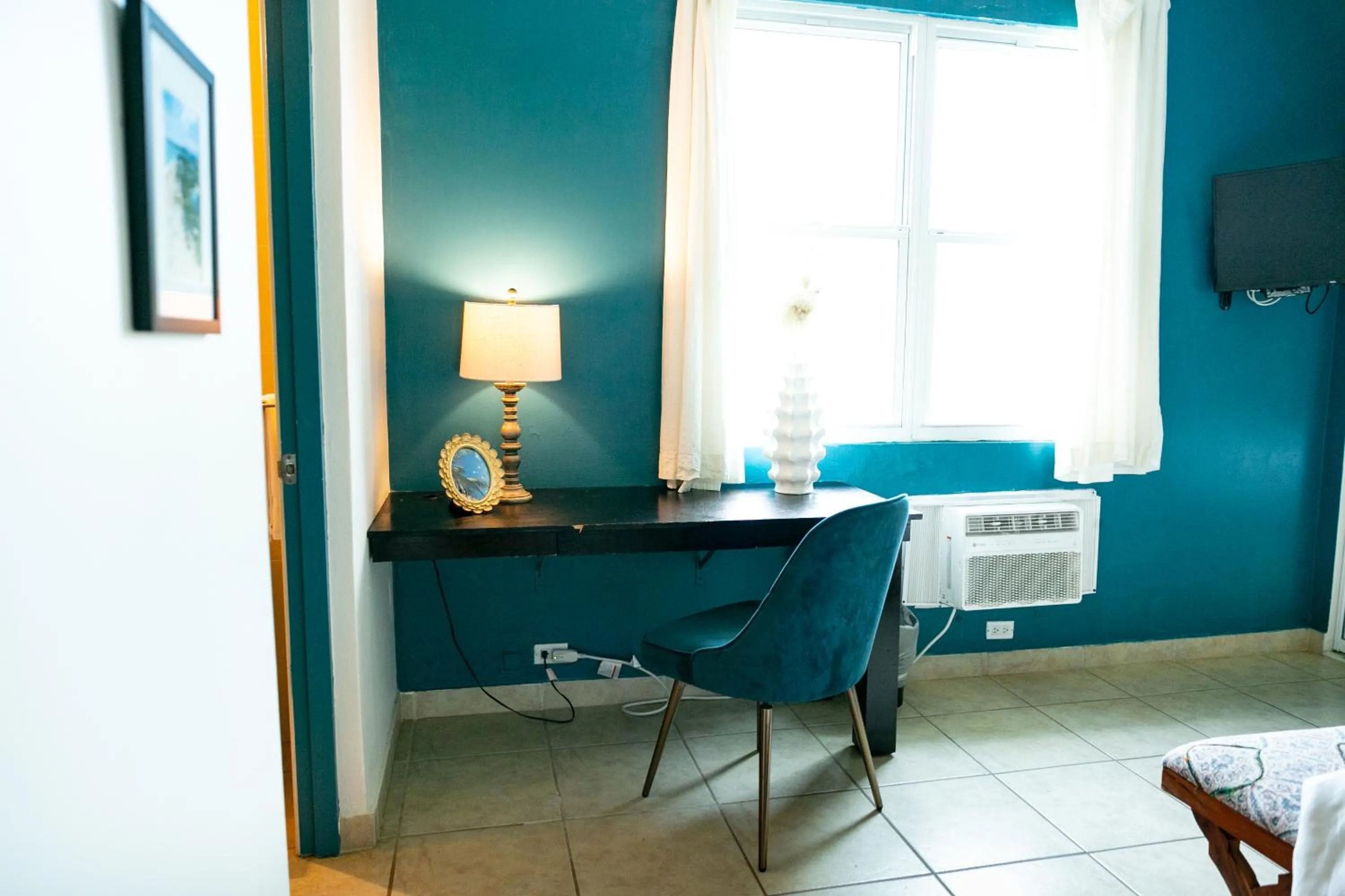 Numero Uno Beach Apartments