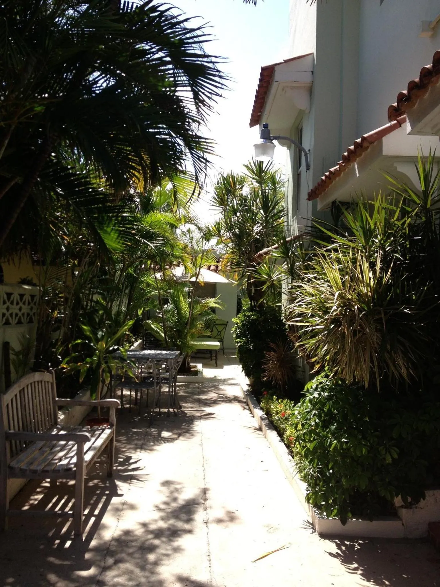 Property building in Numero Uno Beach Apartments