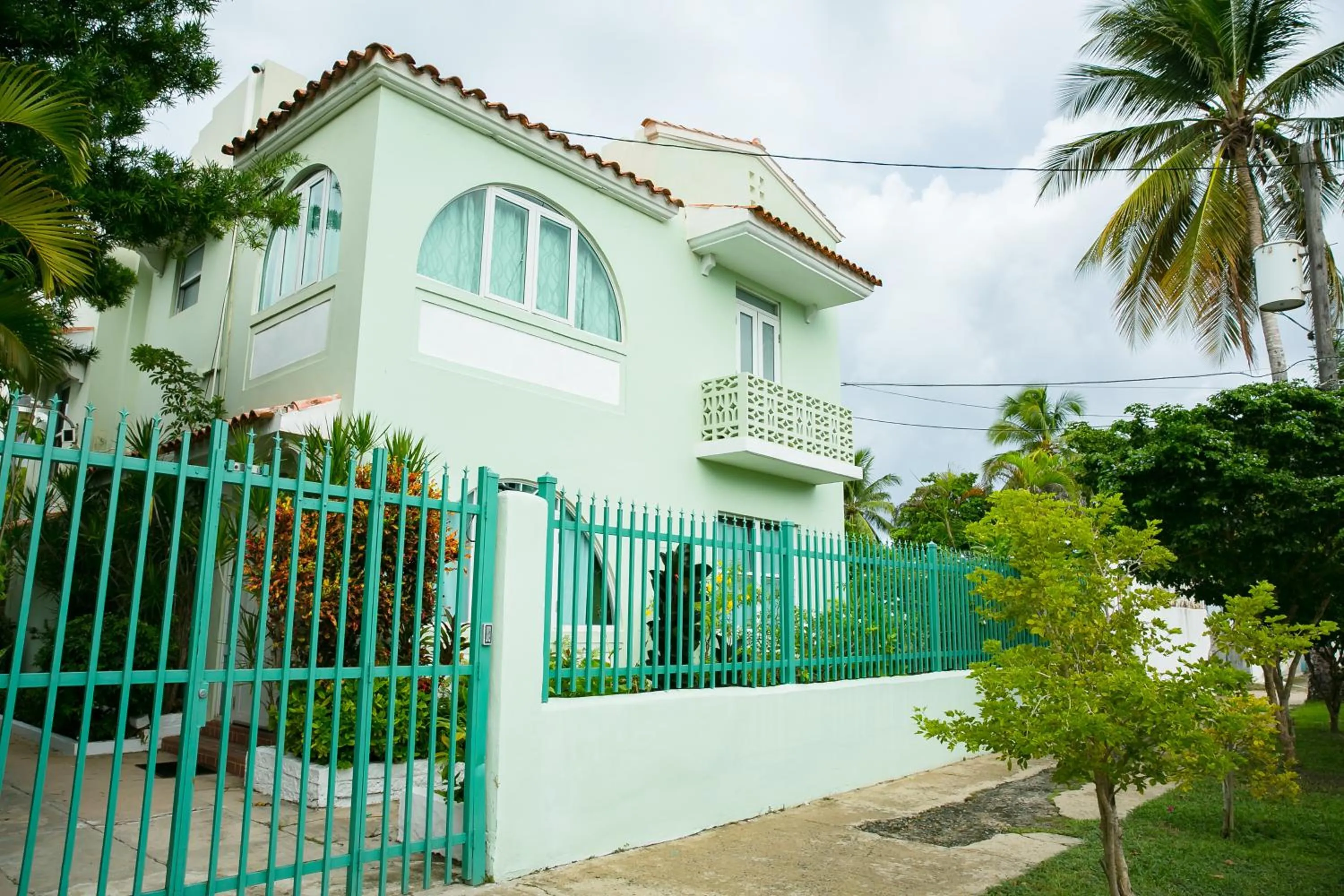 Numero Uno Beach Apartments