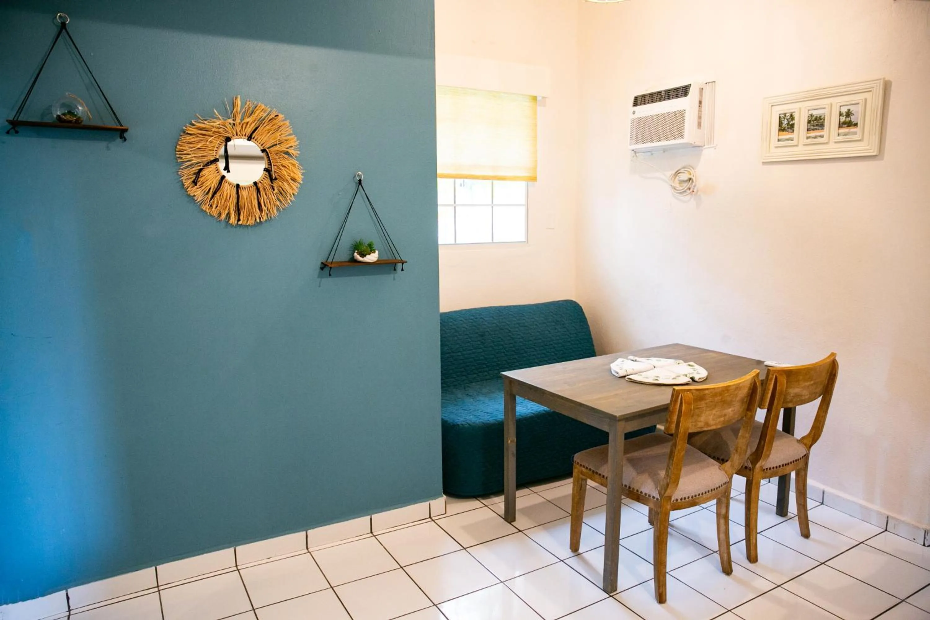 Numero Uno Beach Apartments