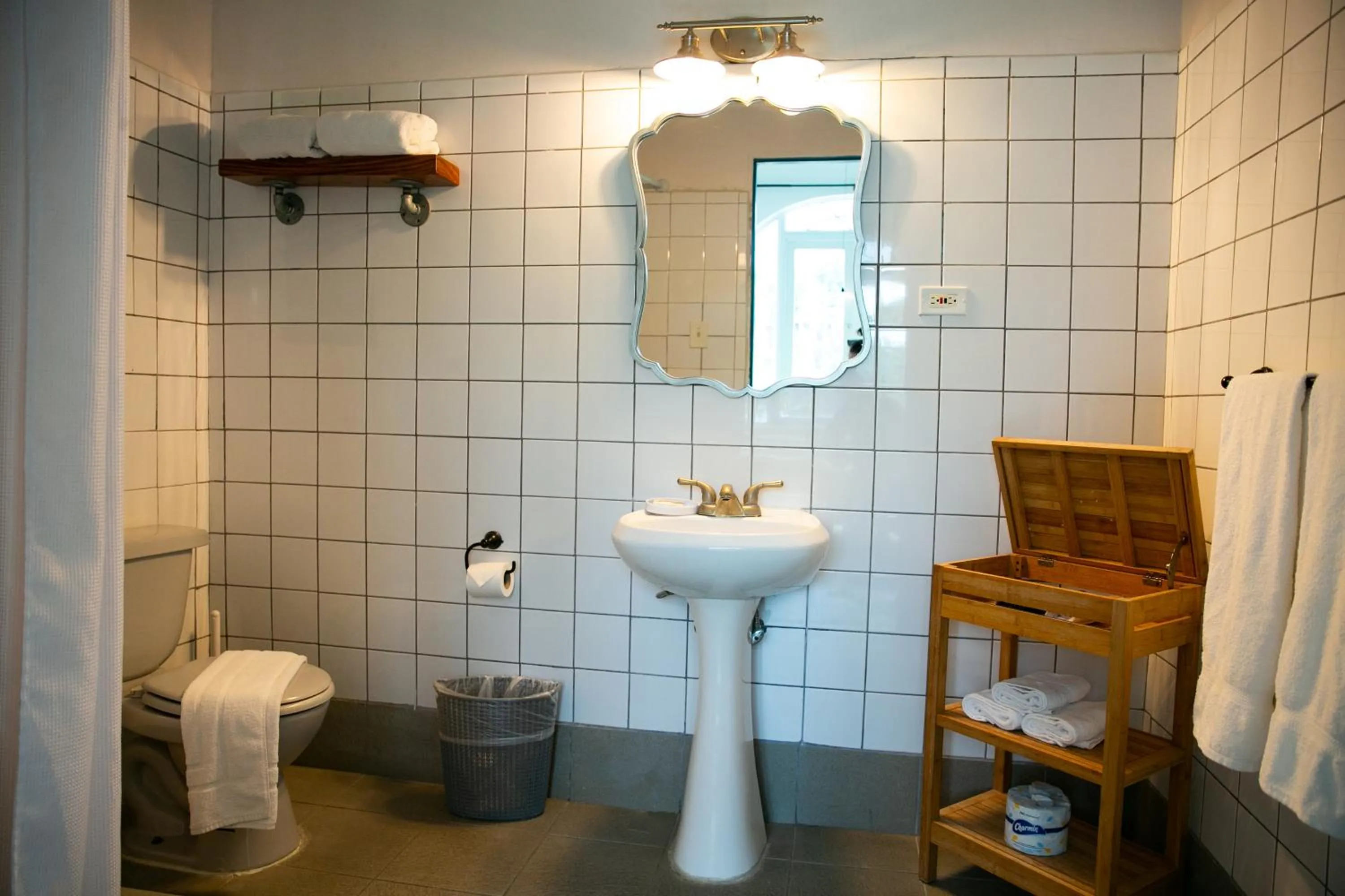 Bathroom in Numero Uno Beach Apartments