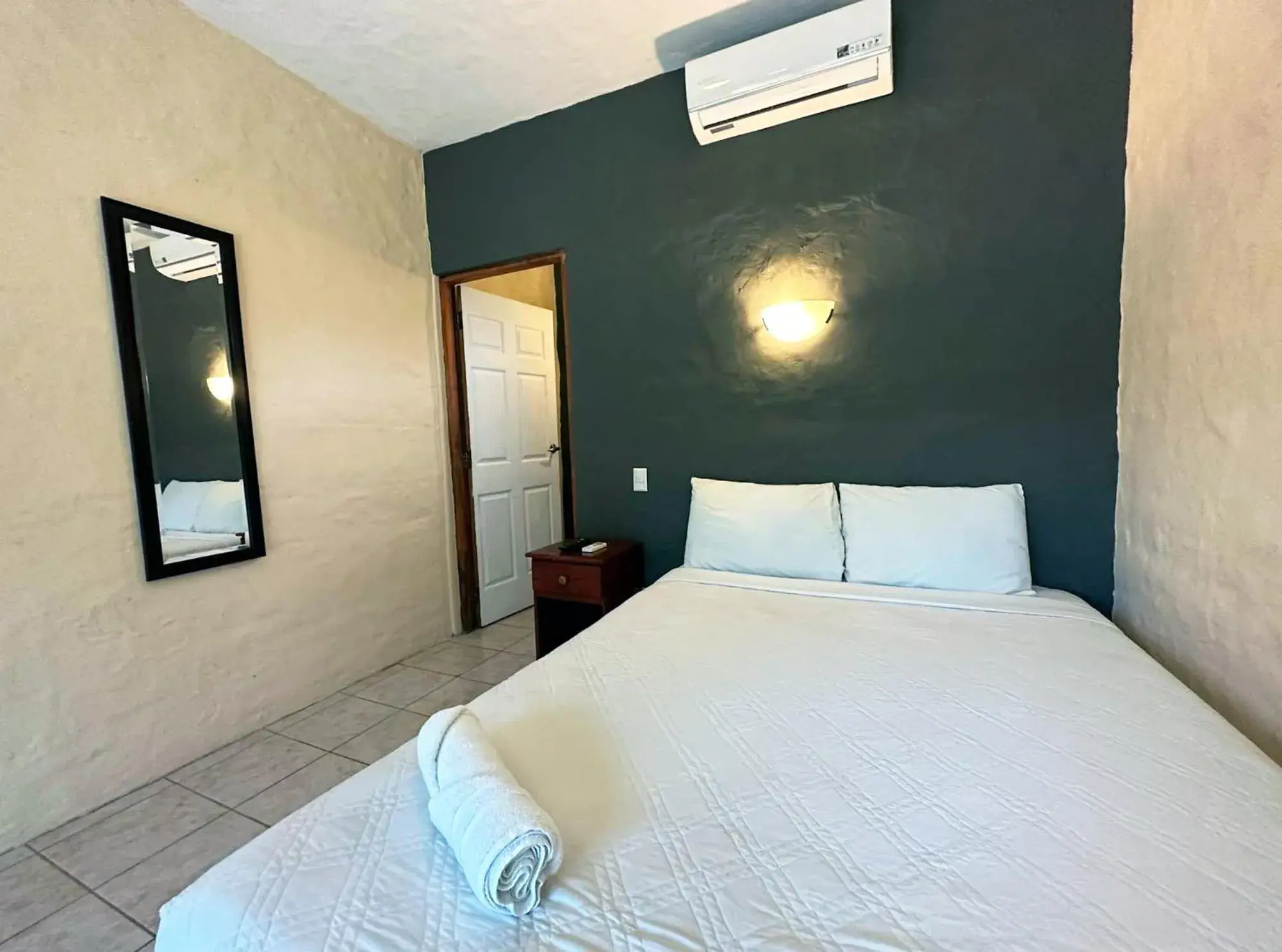 Queen Room in Surf Ranch Hotel & Resort Queen Room in Surf Ranch Hotel & Resort