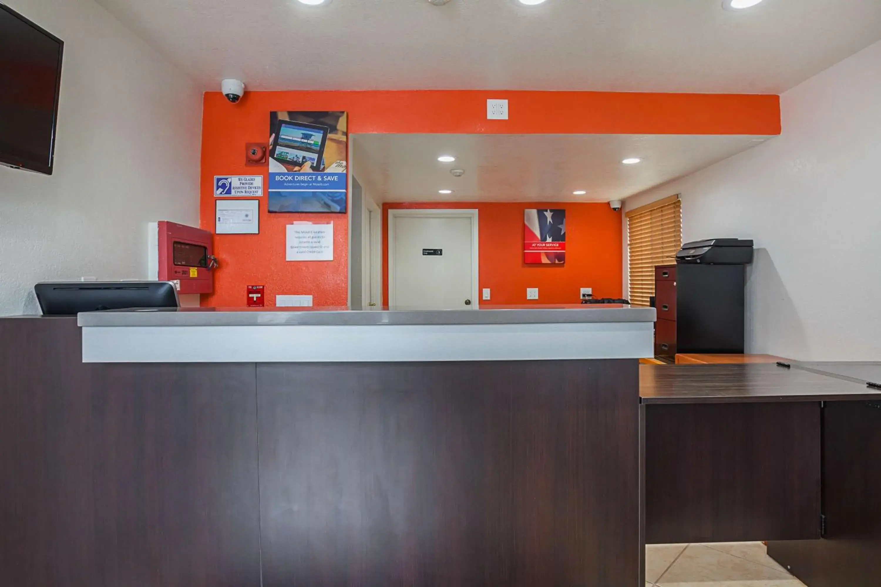 Lobby or reception in Motel 6-Ventura, CA - Downtown Lobby or reception in Motel 6-Ventura, CA - Downtown