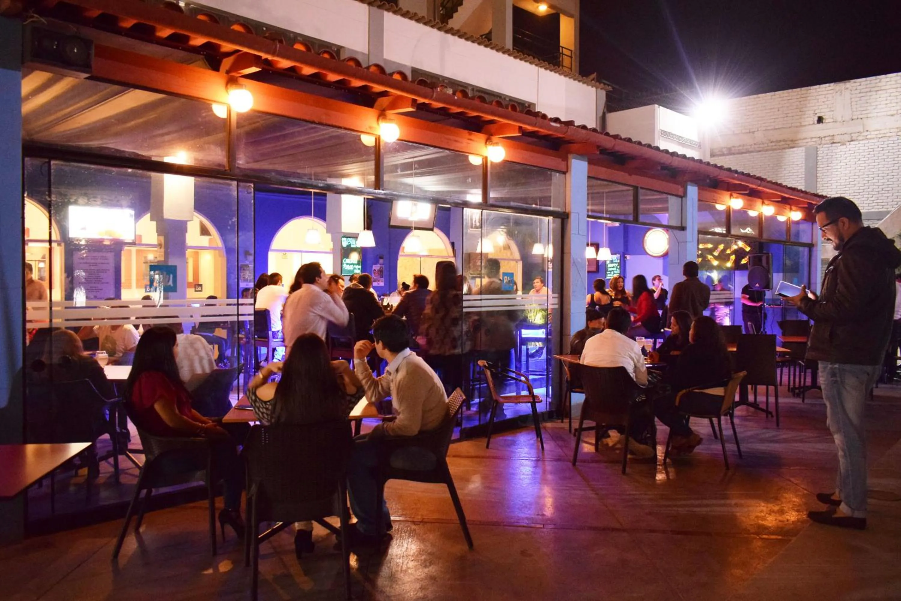 Entertainment in WinMeier Hotel y Casino