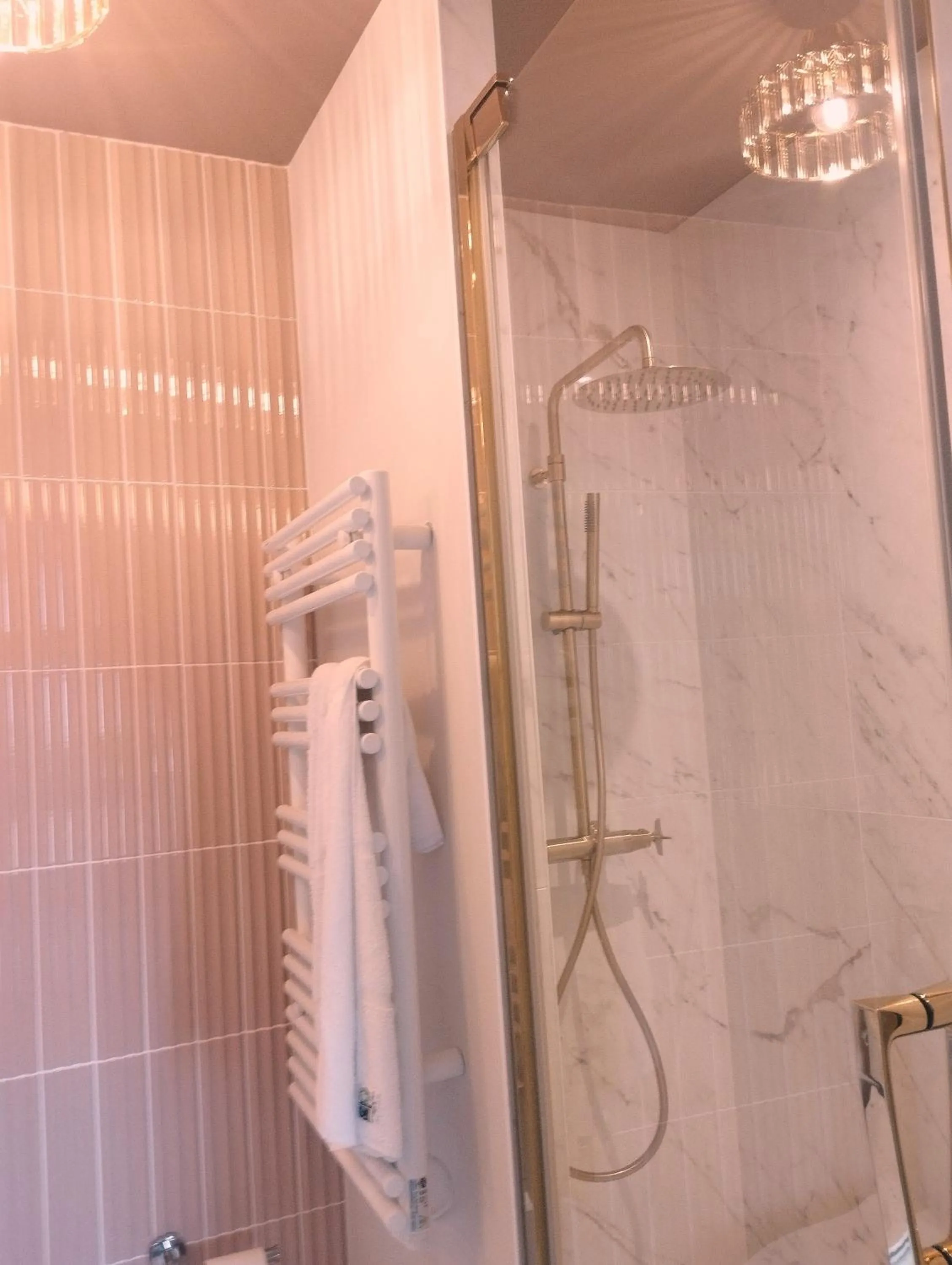 Shower in Park Hotel Bellevue