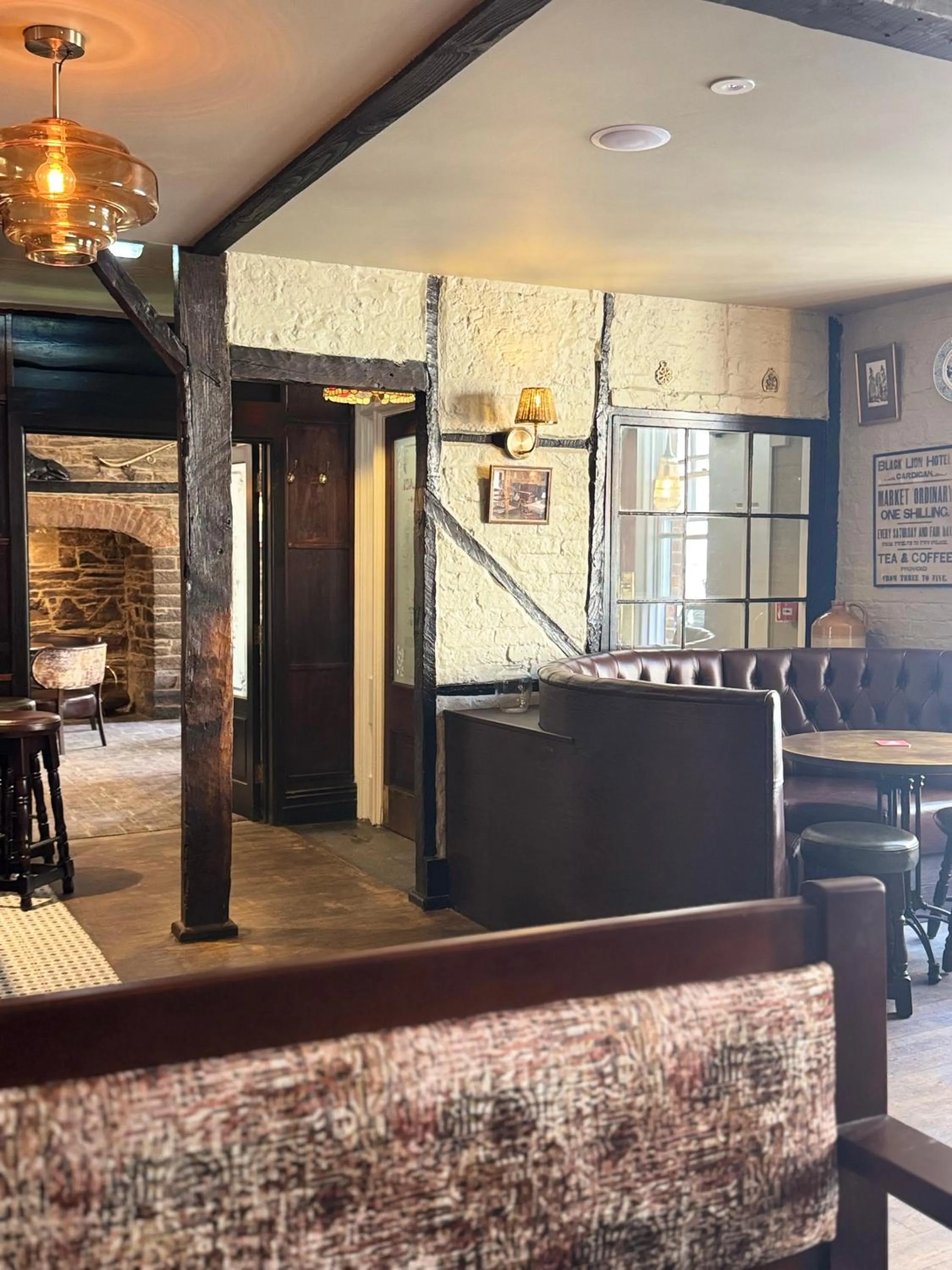 Restaurant/places to eat in The Black Lion Hotel