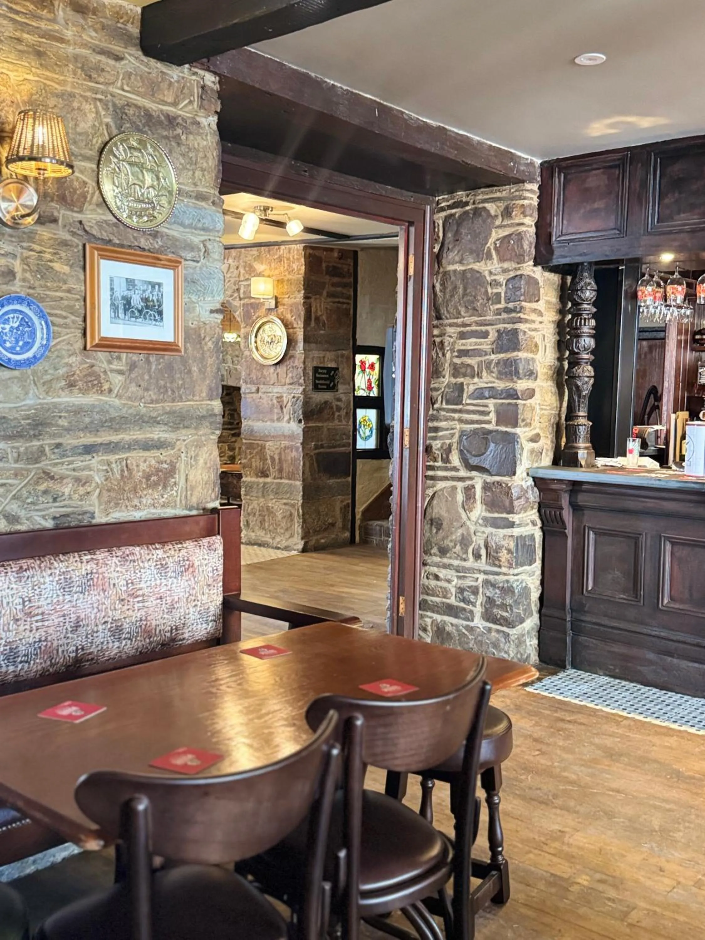 Restaurant/places to eat in The Black Lion Hotel