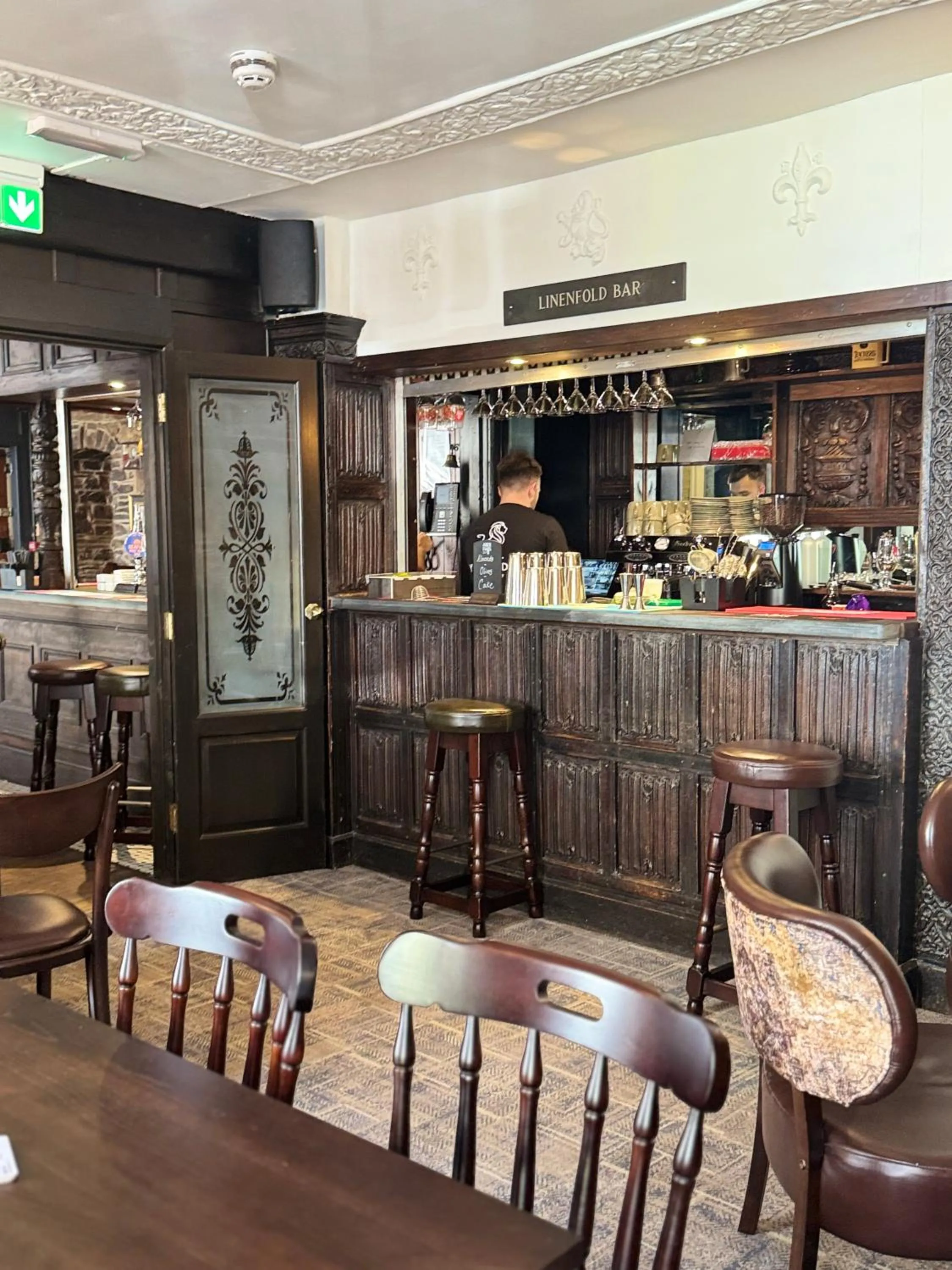 Restaurant/places to eat in The Black Lion Hotel