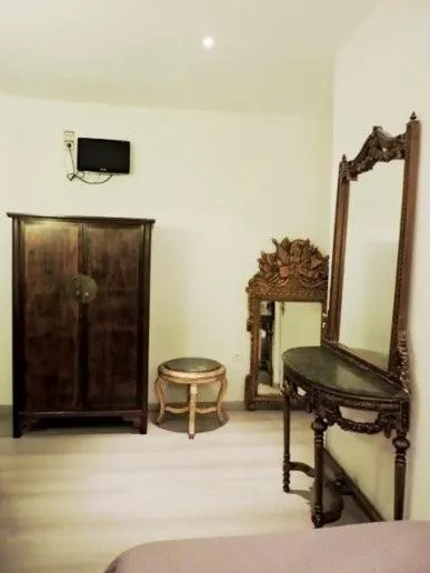 Decorative detail in Hôtel de l'Aveyron