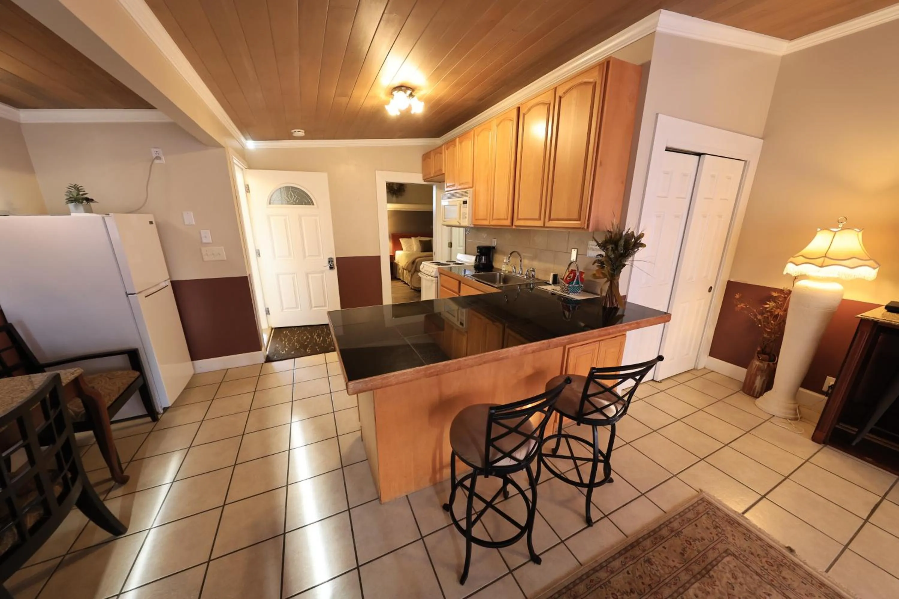 Kitchen or kitchenette in Beachwood Condos & Resort