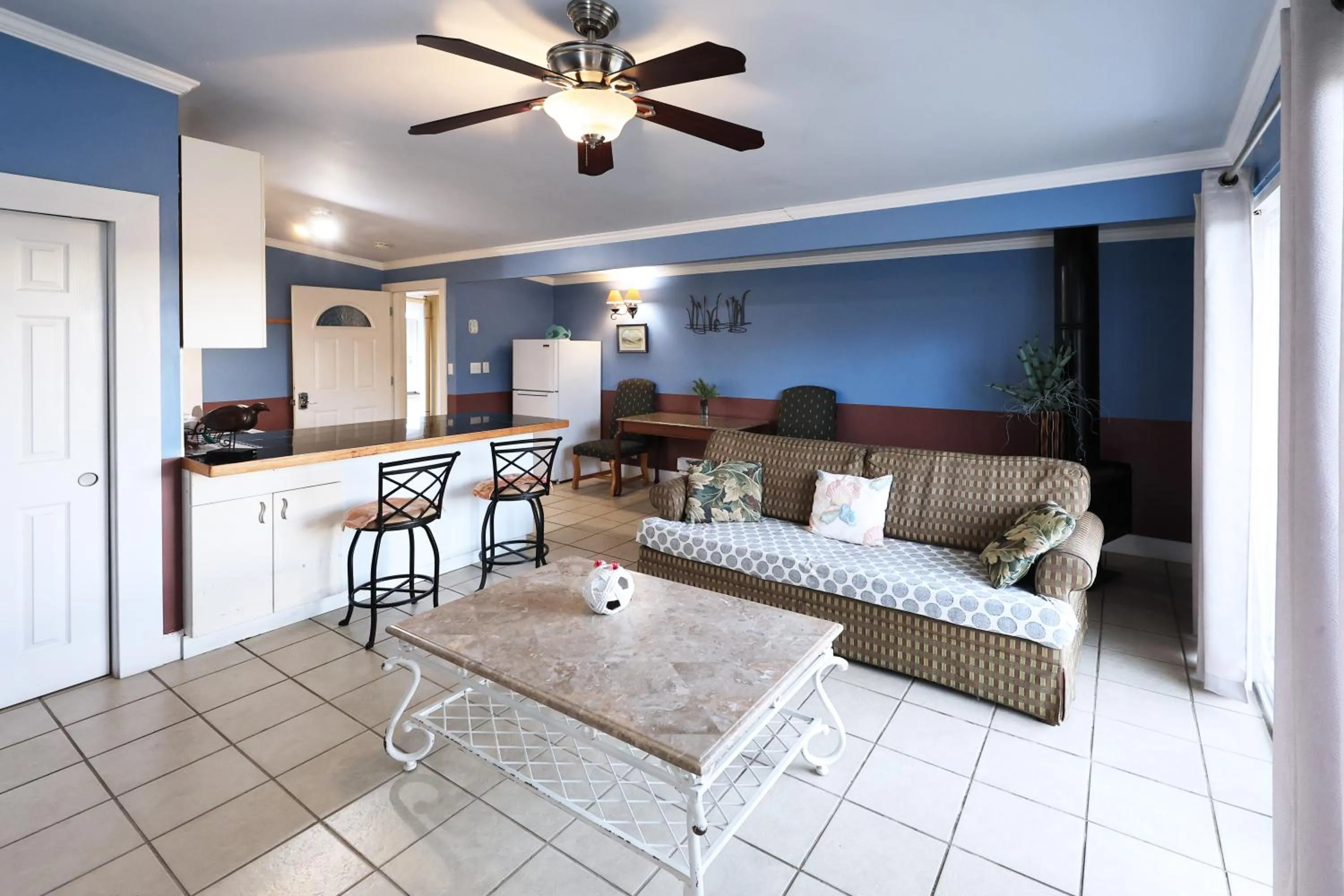 Living room in Beachwood Condos & Resort