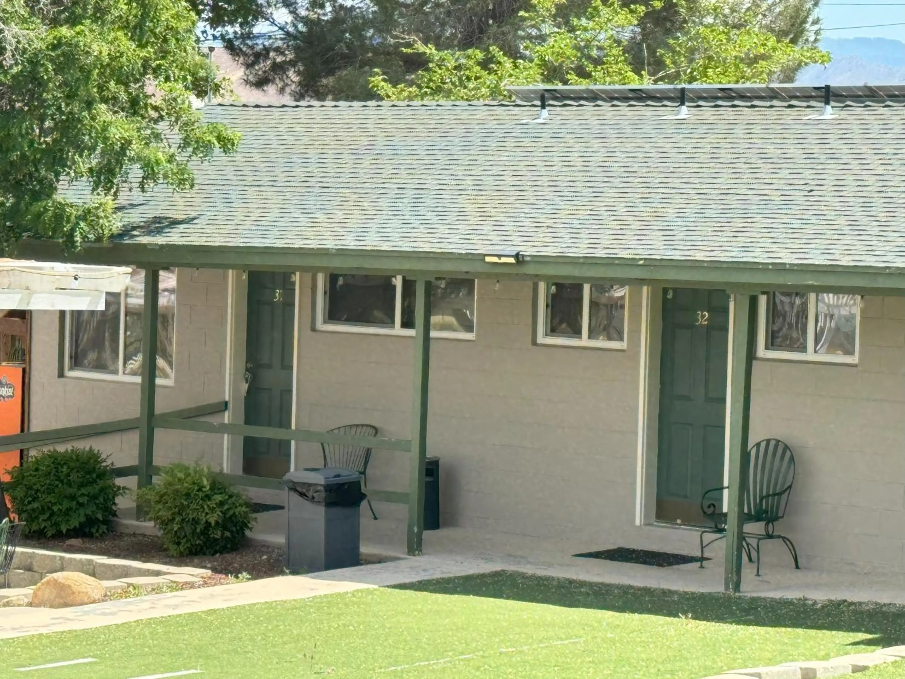 Property building in Lakeshore Lodge