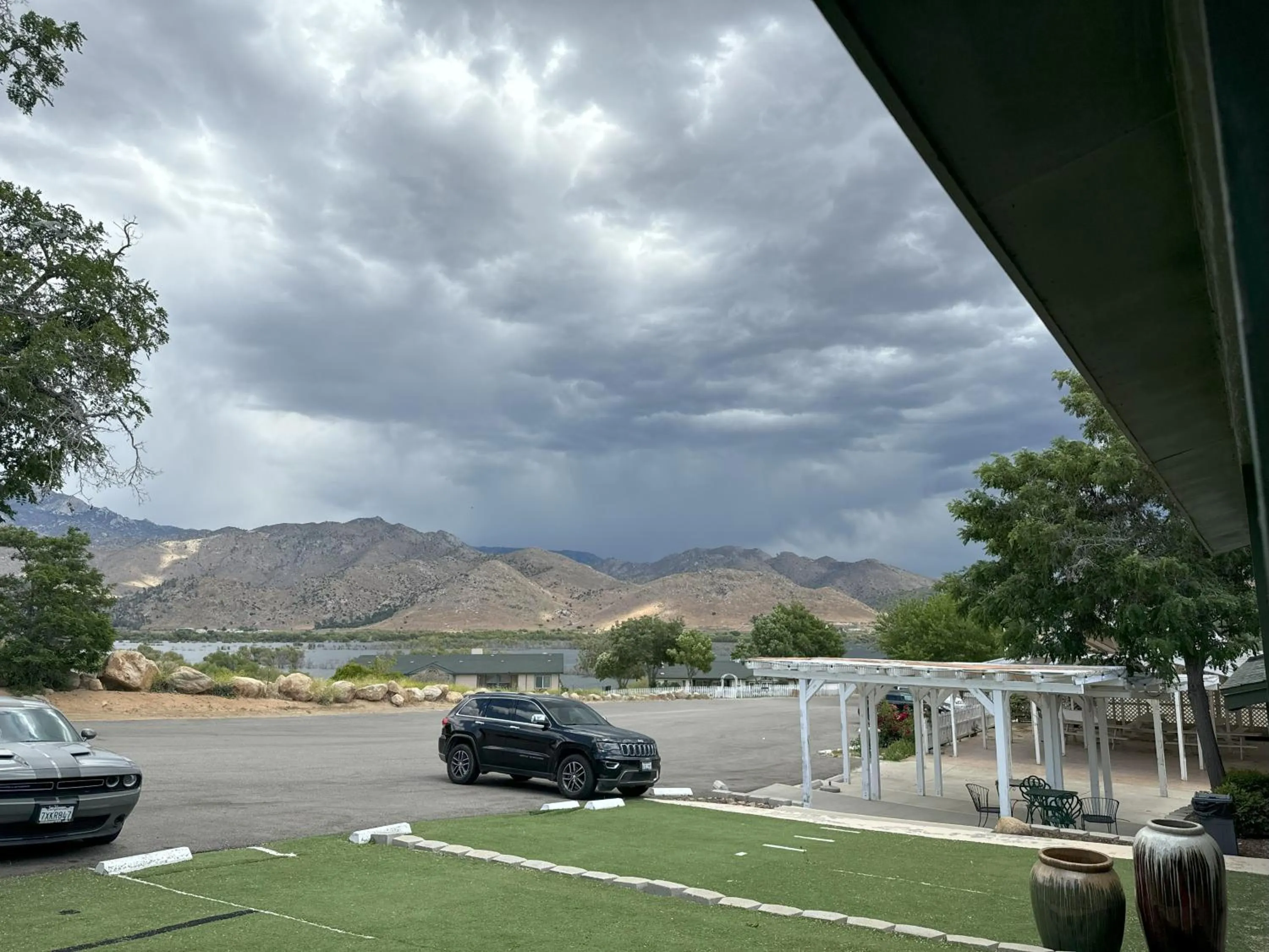 Mountain view in Lakeshore Lodge