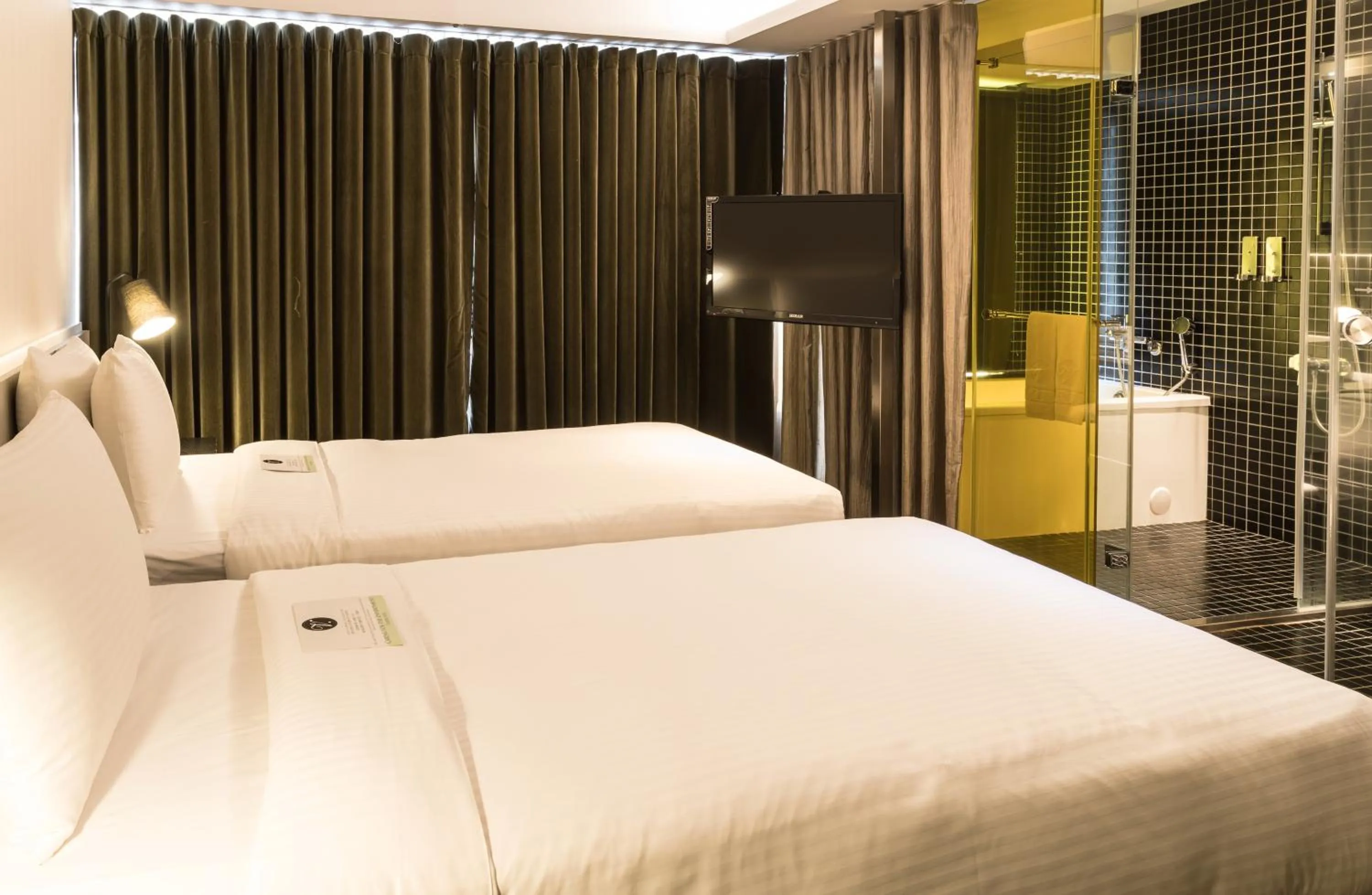 Bed in Vendome East Inn