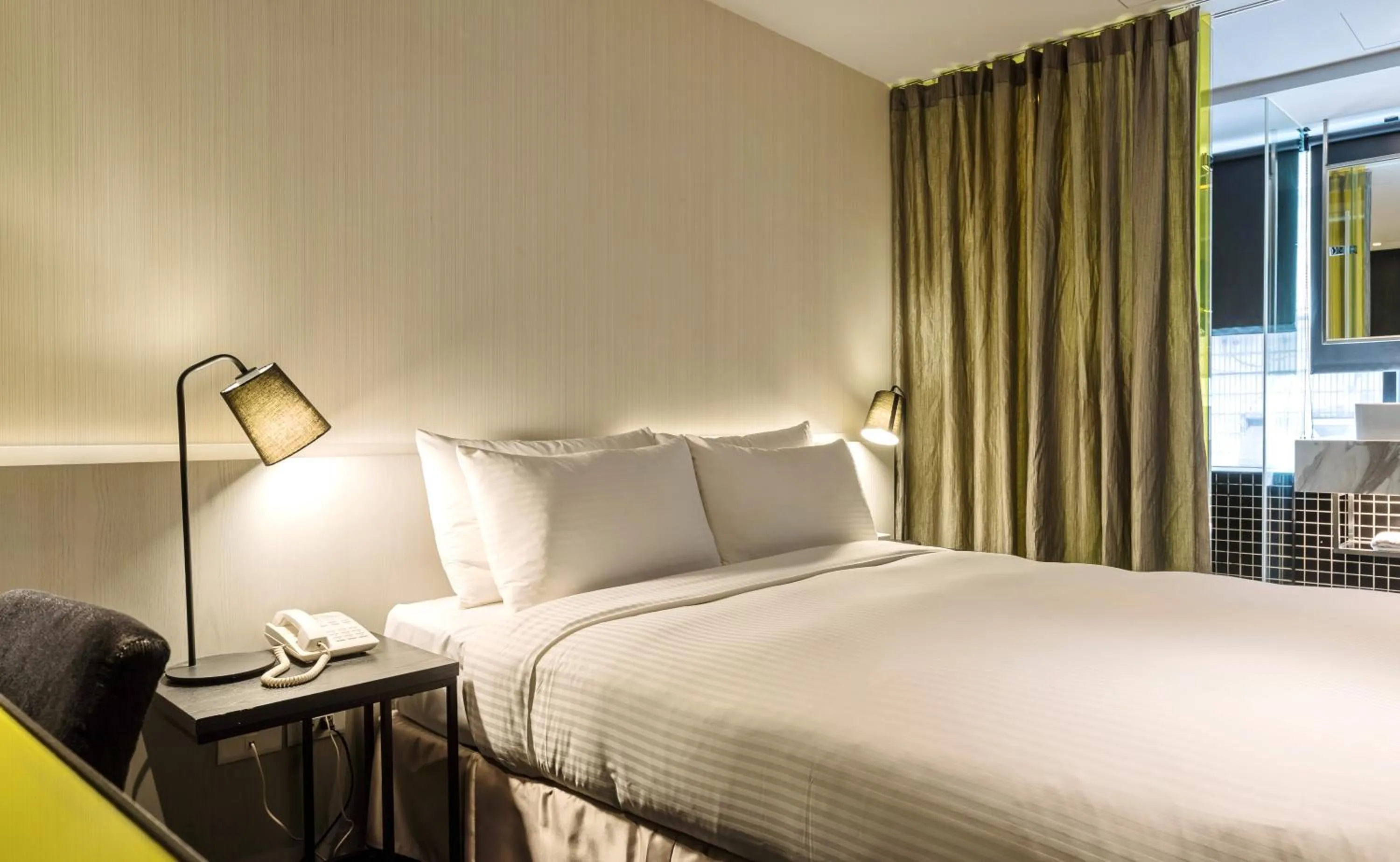 Bed in Vendome East Inn