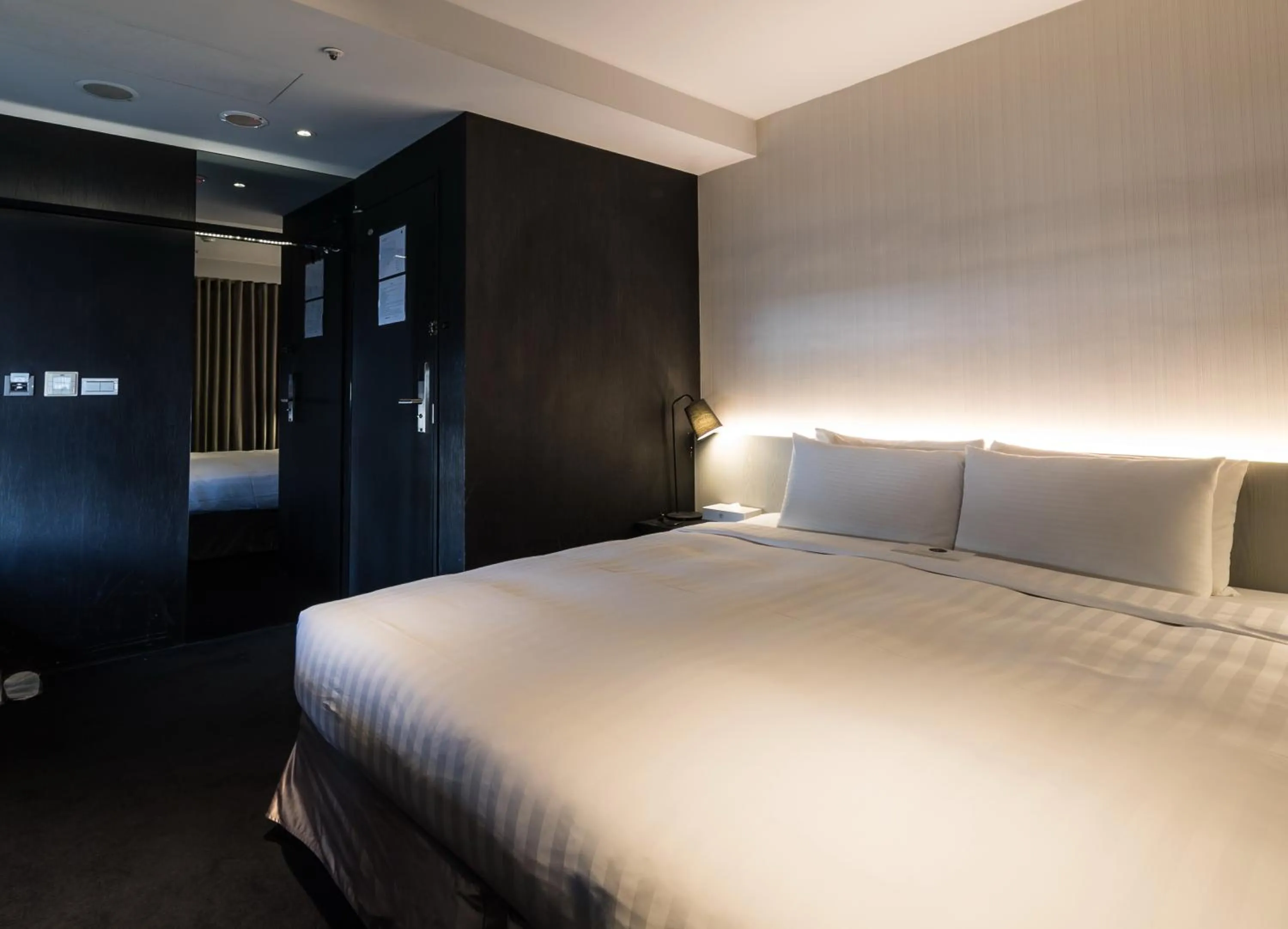 Bed in Vendome East Inn