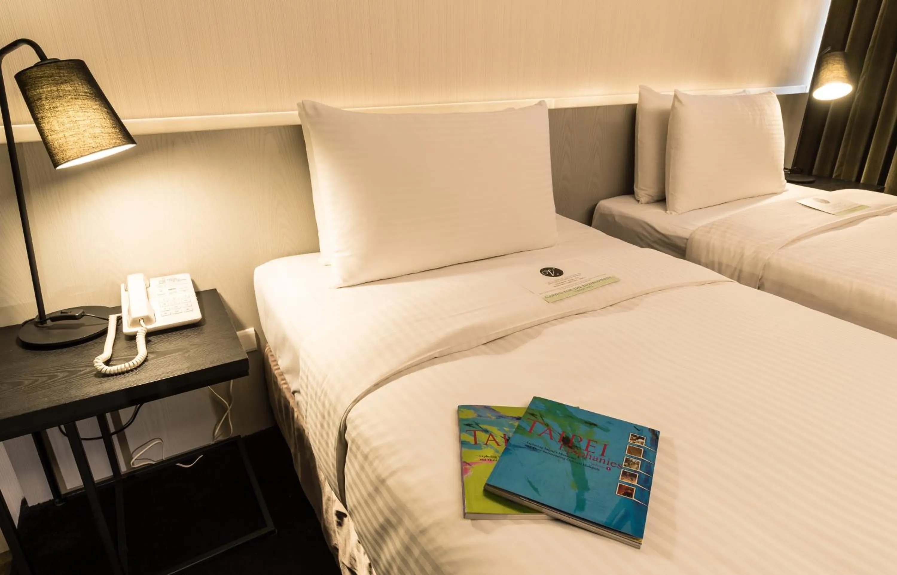 Bed in Vendome East Inn