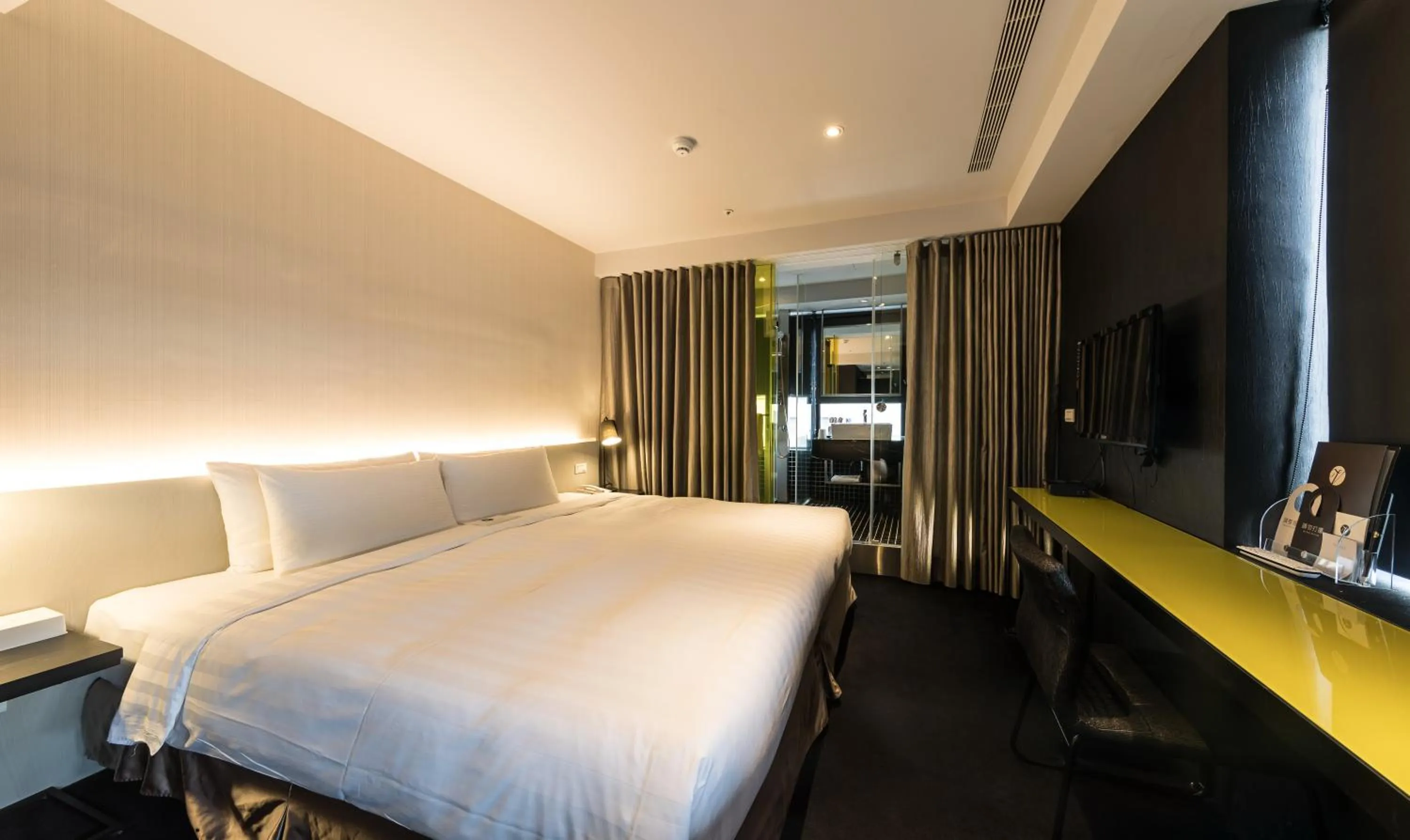 Bed in Vendome East Inn